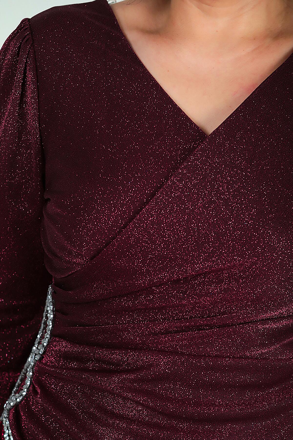 Elegantes Abendkleid mit Wickeldetail und Glitzer in Großen Größen — Burgunderrot