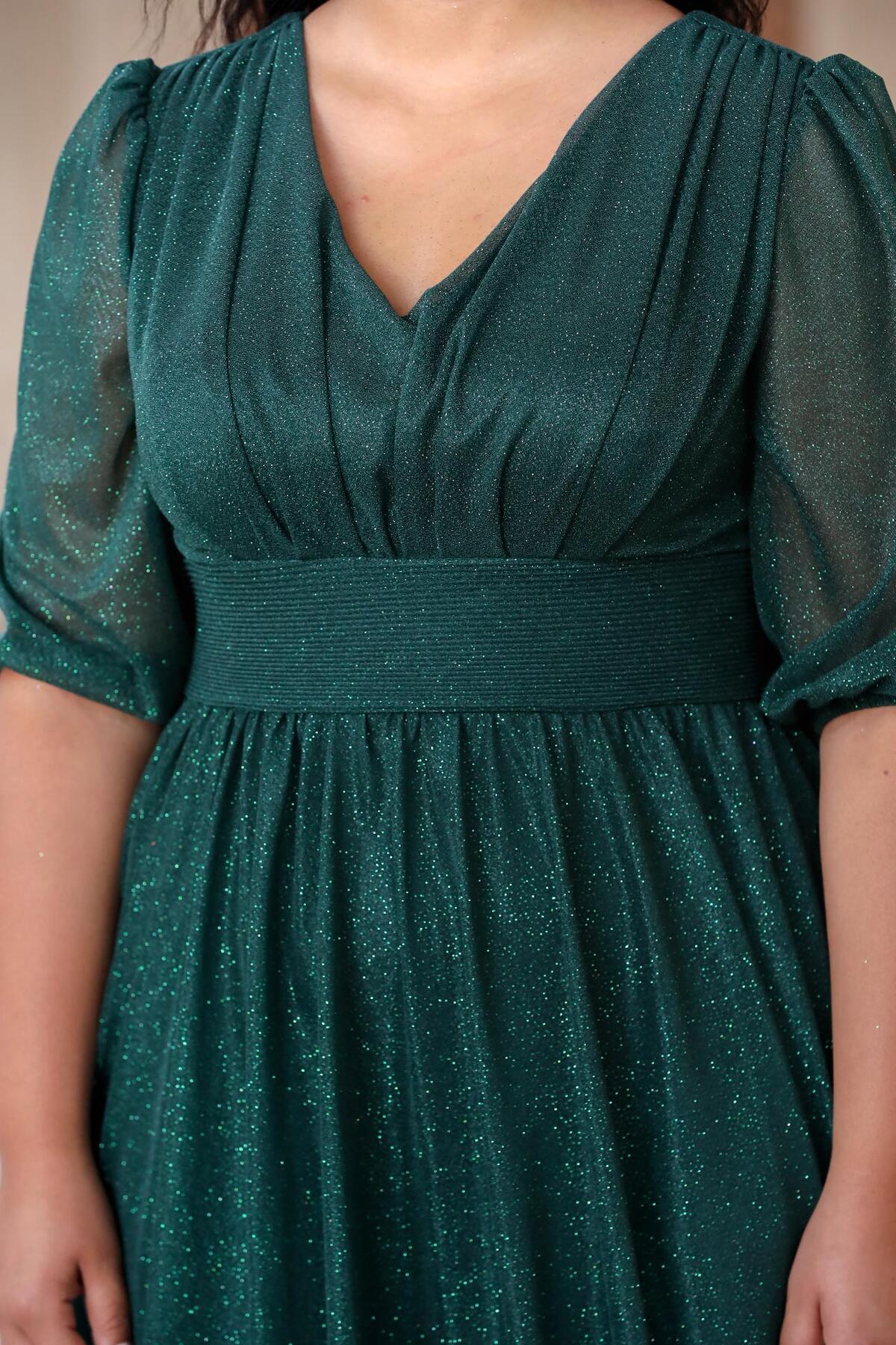 Abendkleid in großen Größen mit Falten in der Taille — Grün