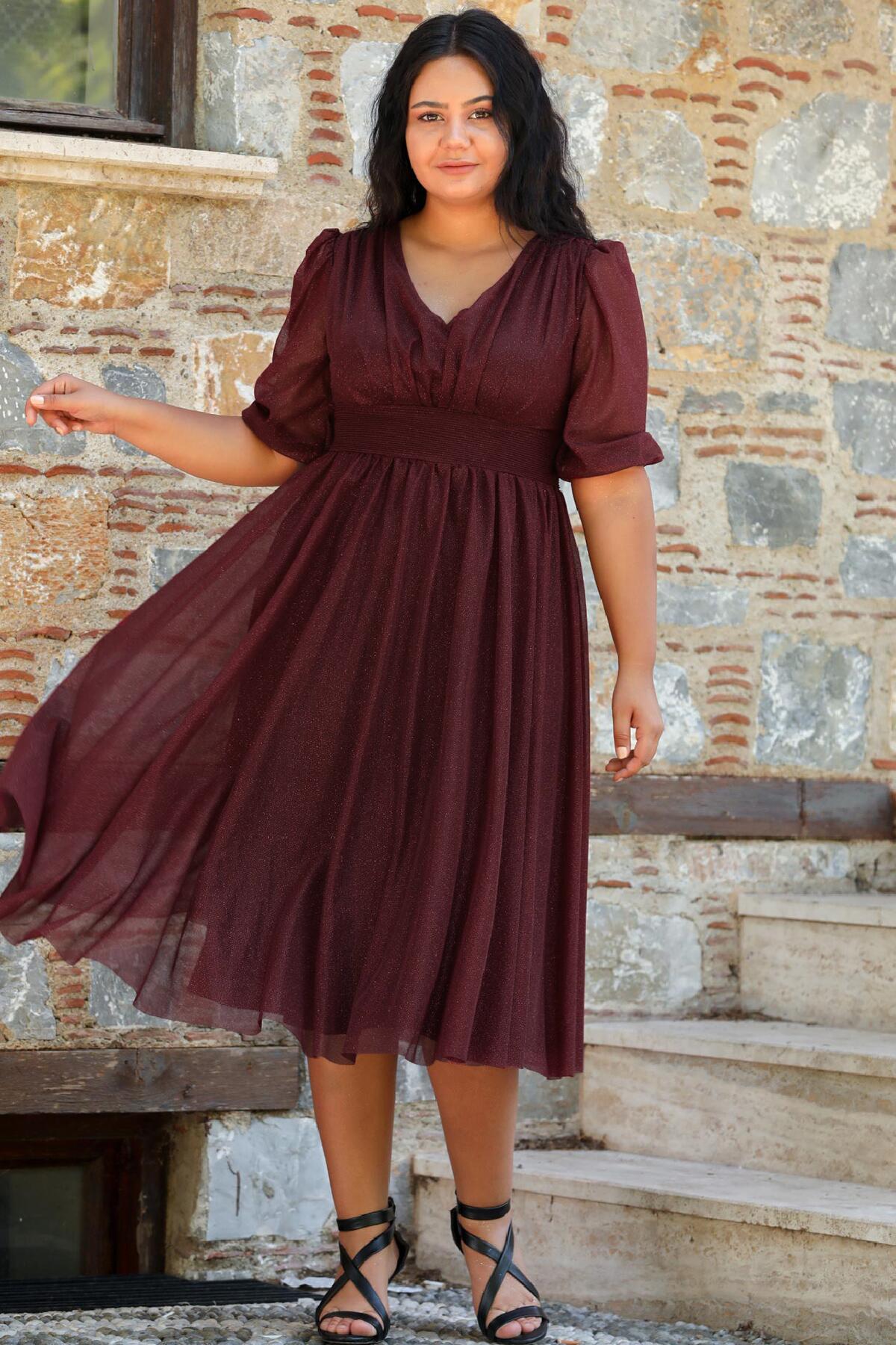 Große Größen Plissiertes Abendkleid mit Taillenbetonung, Burgund