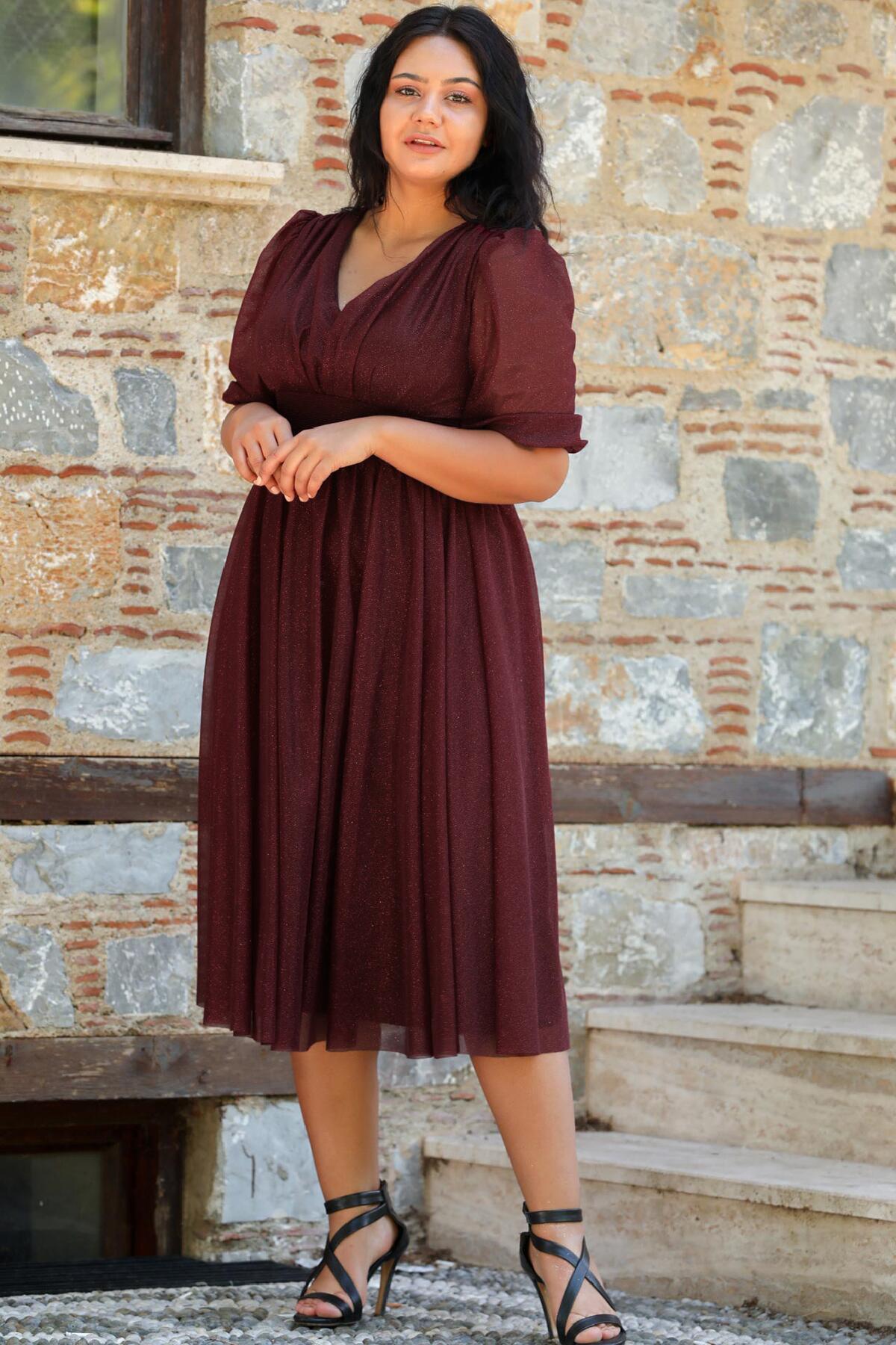 Große Größen Plissiertes Abendkleid mit Taillenbetonung, Burgund