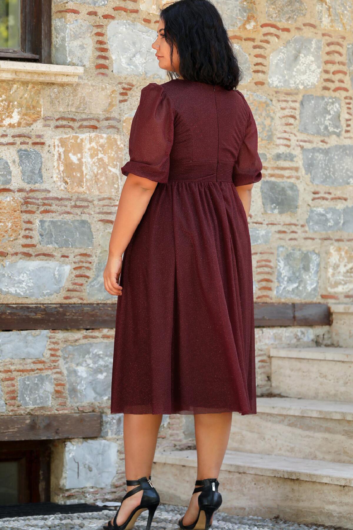 Große Größen Plissiertes Abendkleid mit Taillenbetonung, Burgund