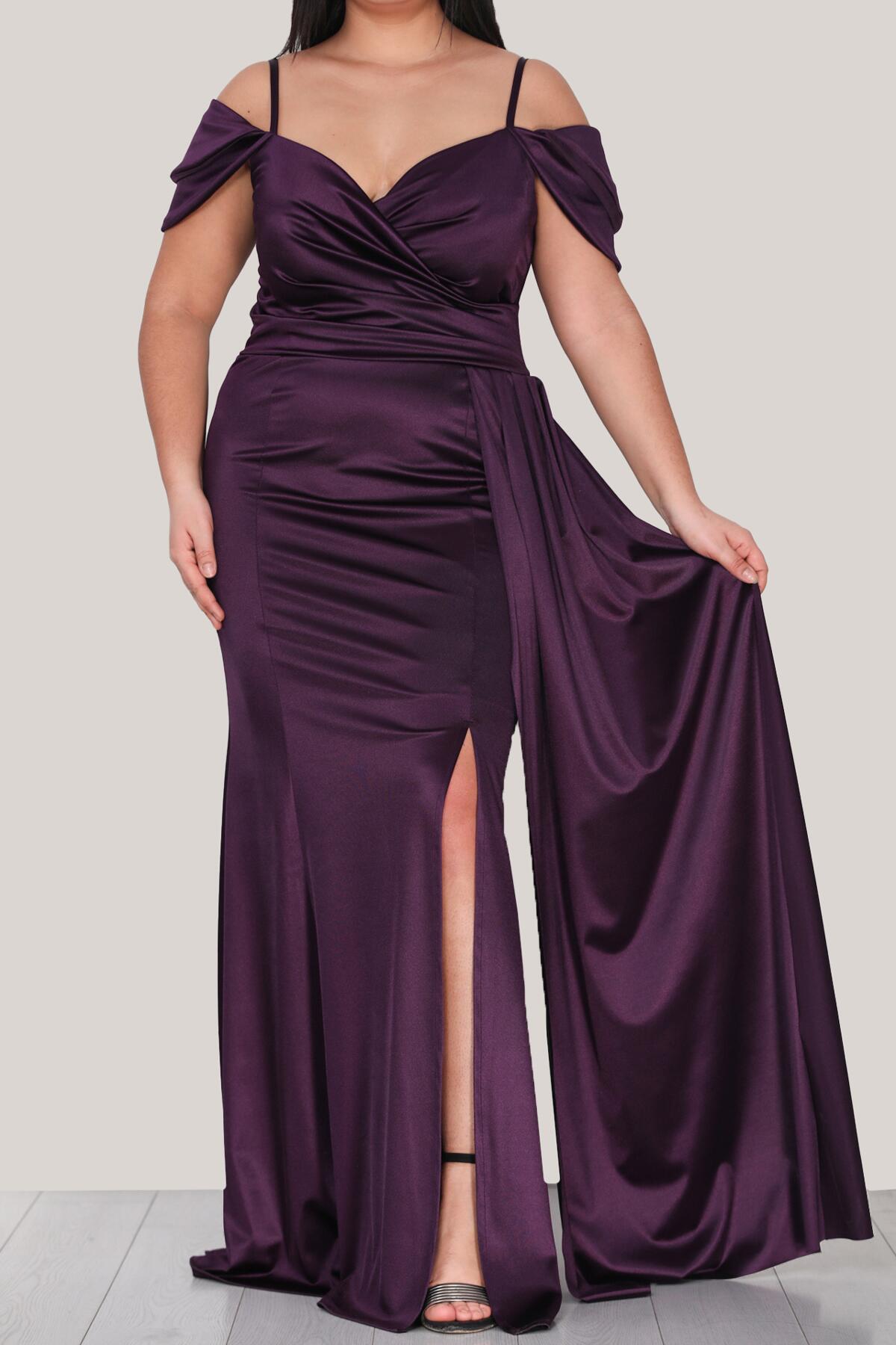Abendkleid aus Satin in großen Größen mit Spaghettiträgern — Dunkelviolett