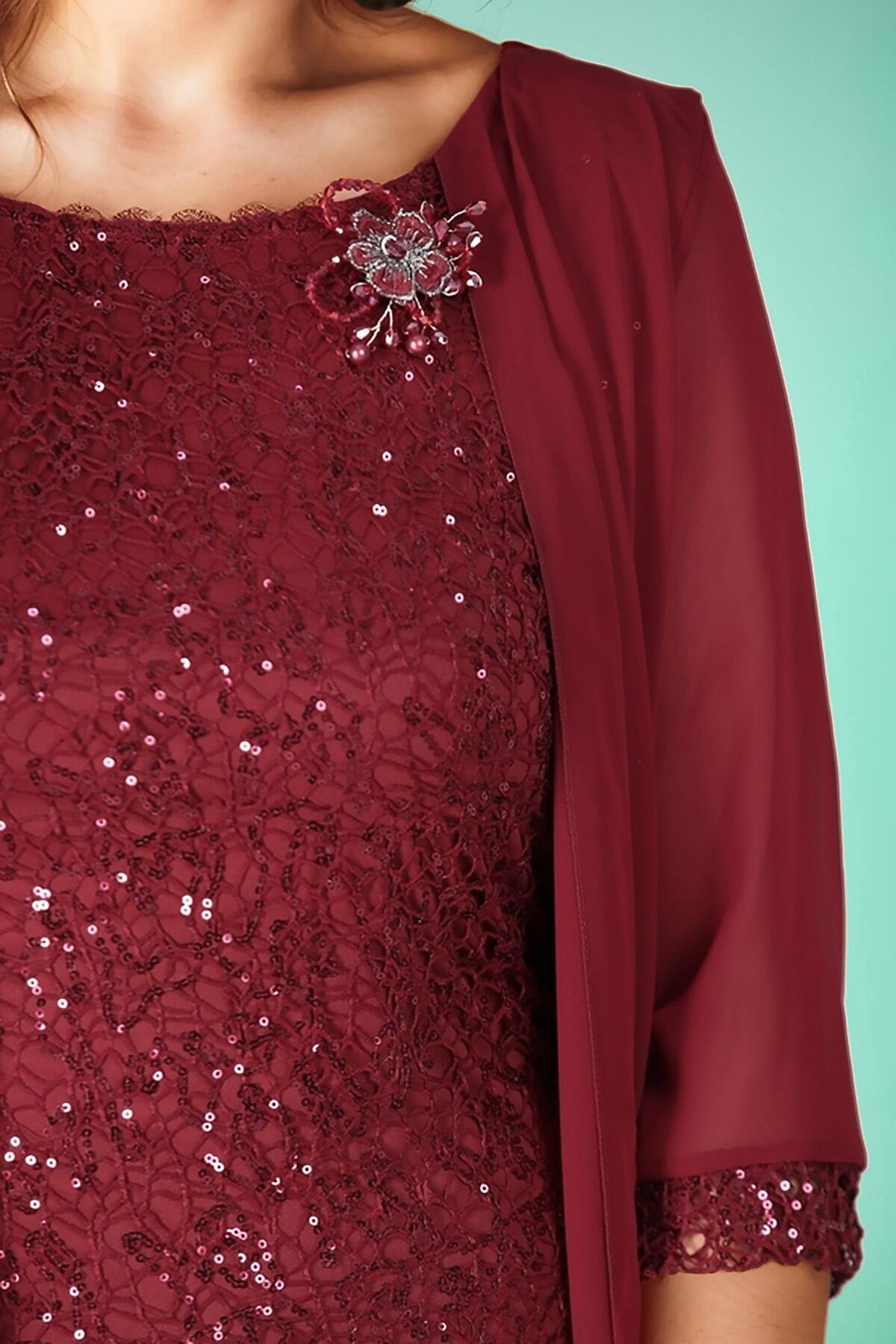 Abendkleid aus Chiffon mit Pailletten in Übergröße, Burgund