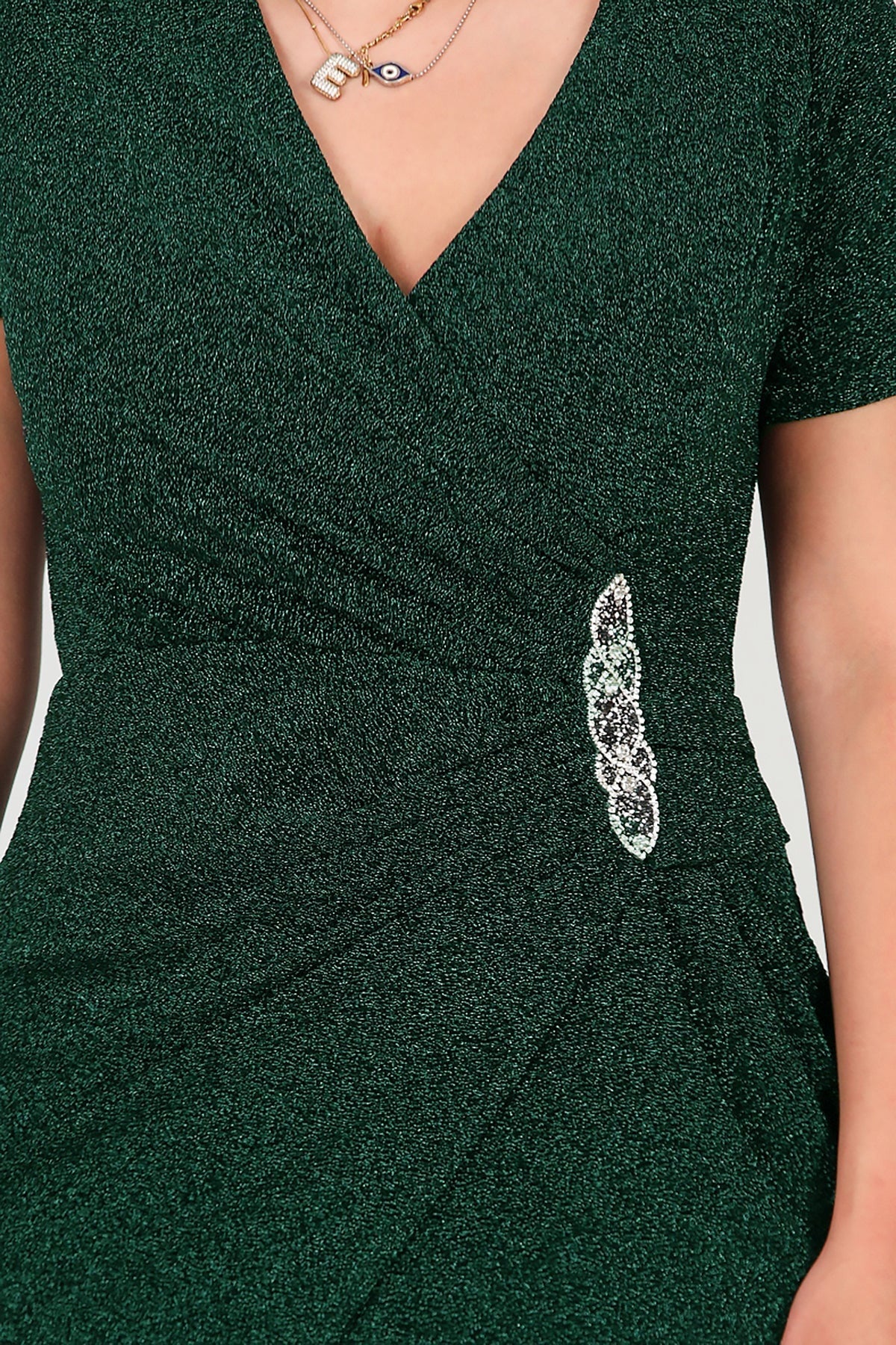 Glitzerndes Abendkleid in großen Größen mit Perlenstickerei an der Taille — Smaragdgrün