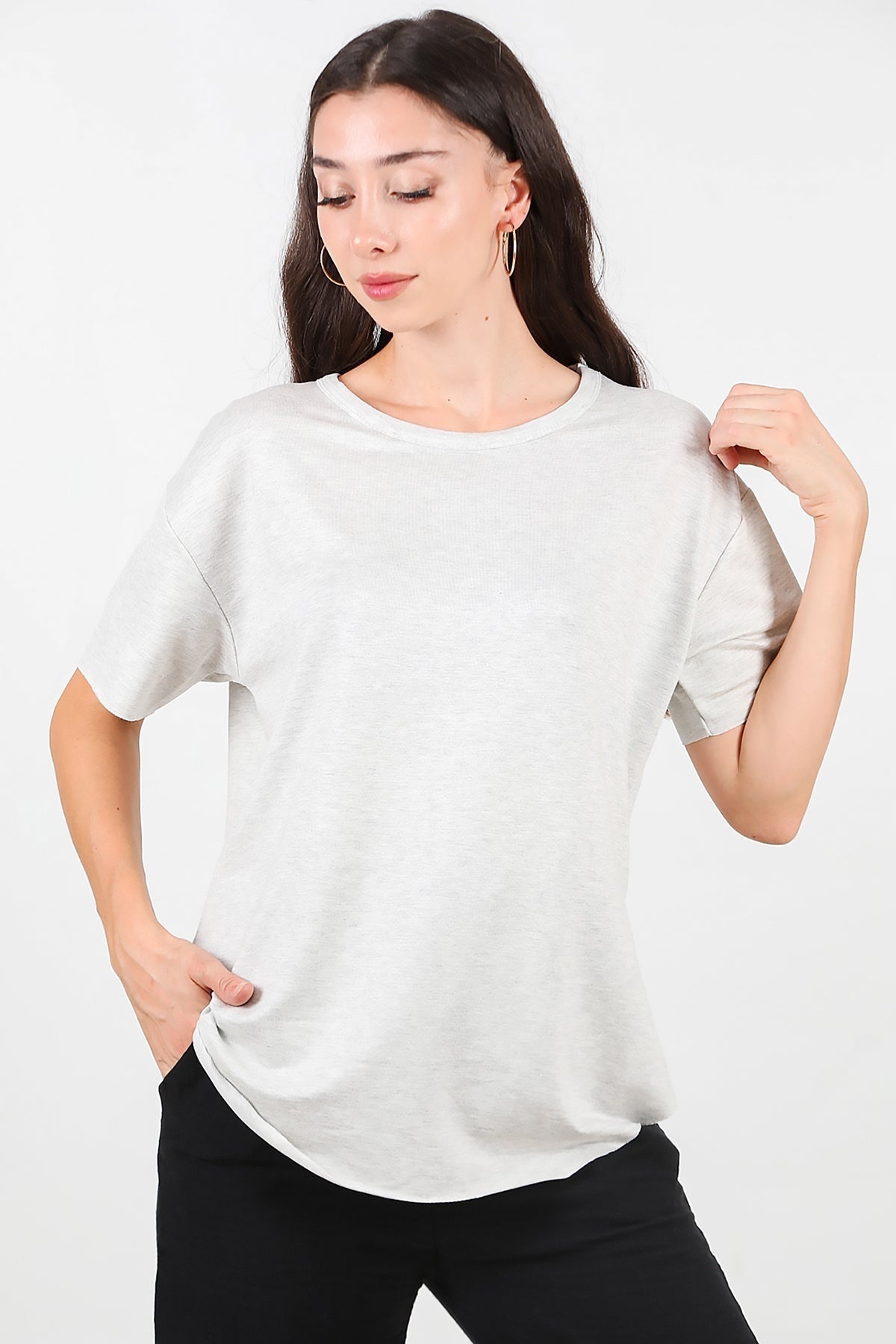 Rundhals-T-Shirt mit abgerundetem Saum – Hellgrau