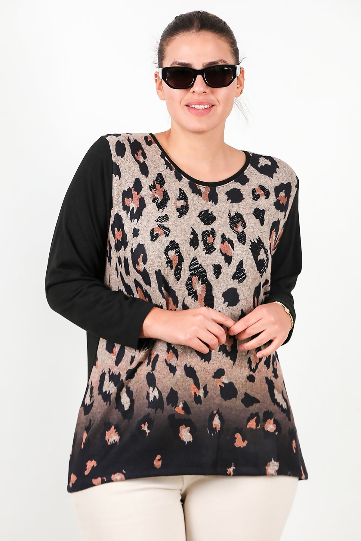 Bluse in Übergröße mit Leopardenmuster — Schwarz