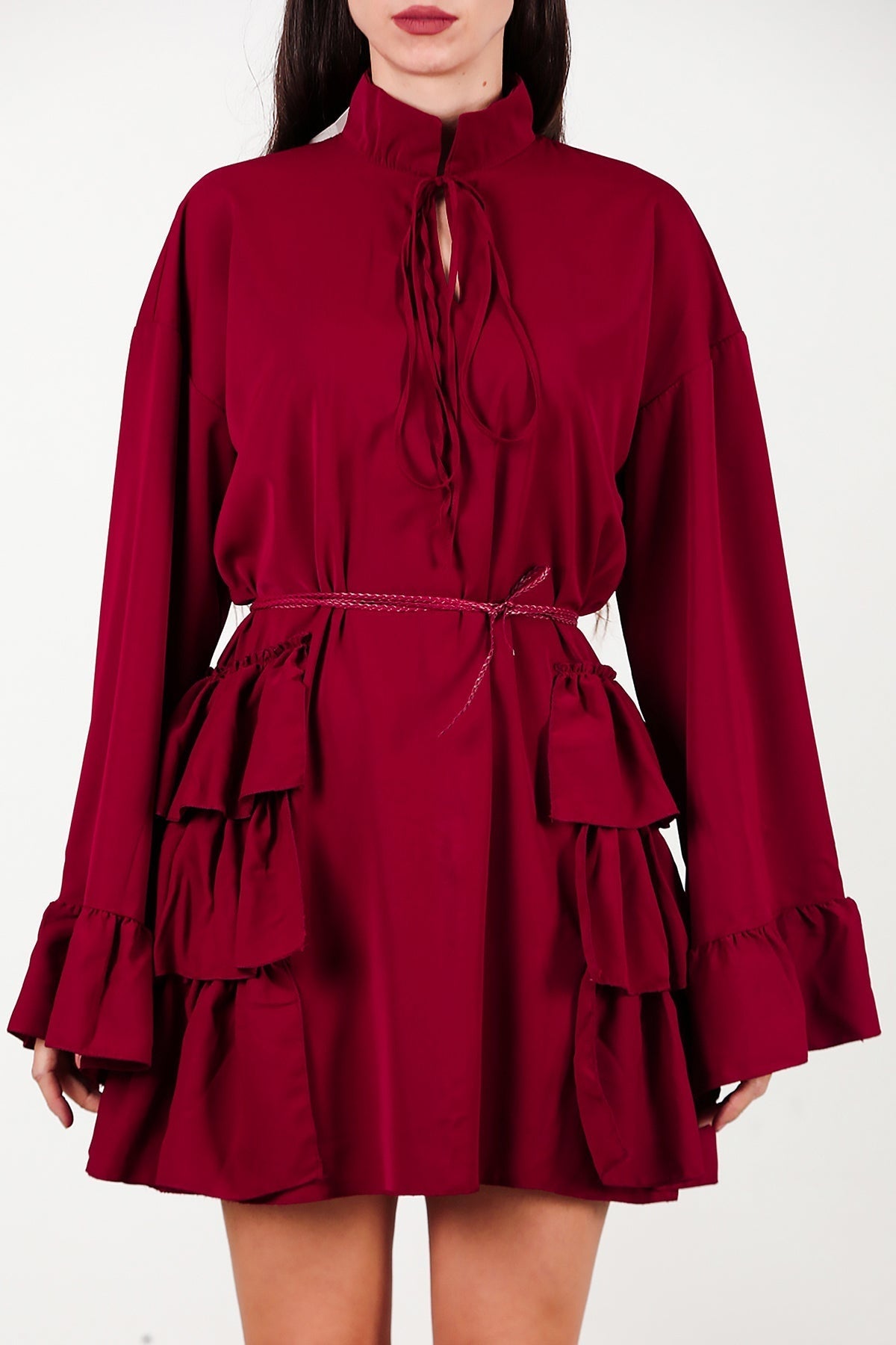 Kleid mit seitlichen und Ärmelrüschen – Bordeaux