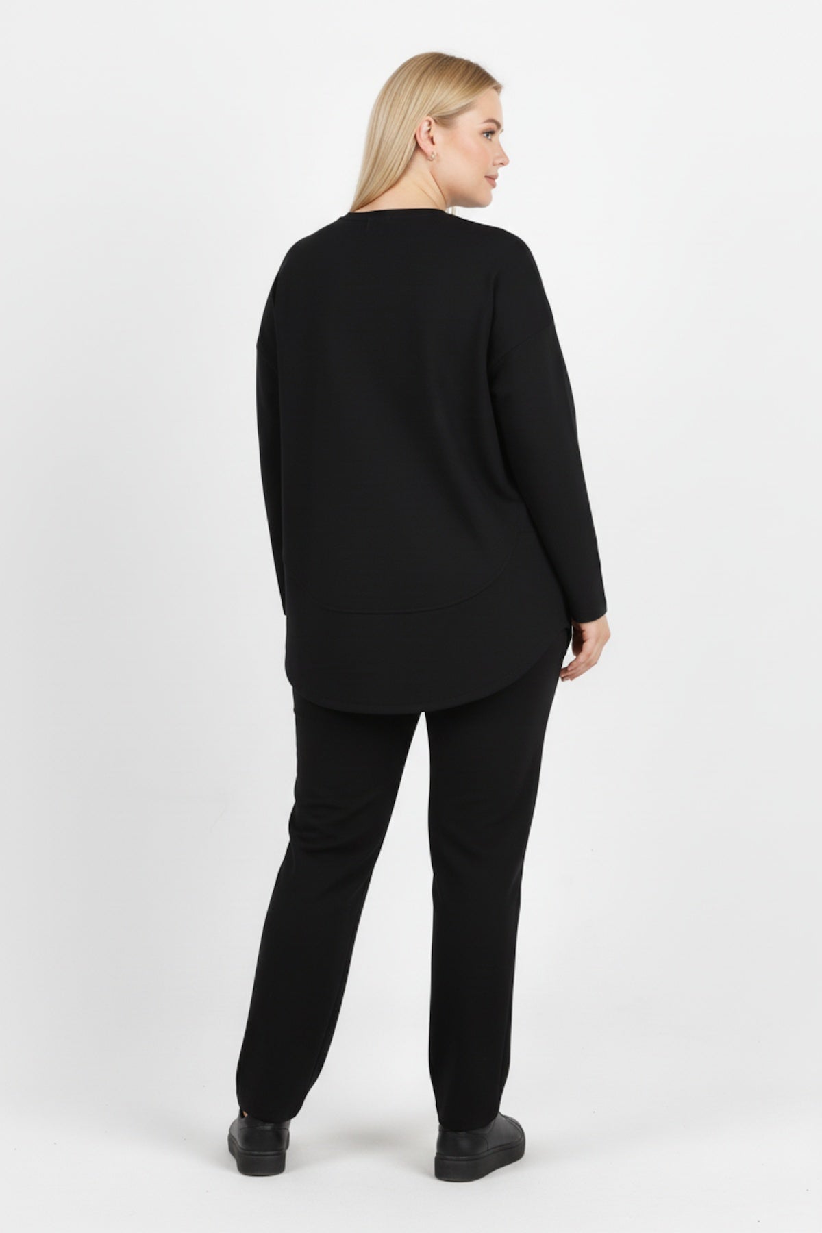Zweiteiliges Plus-Size-Set mit Bahndetails – Schwarz