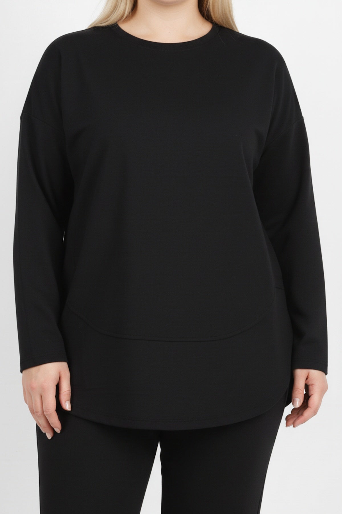 Zweiteiliges Plus-Size-Set mit Bahndetails – Schwarz
