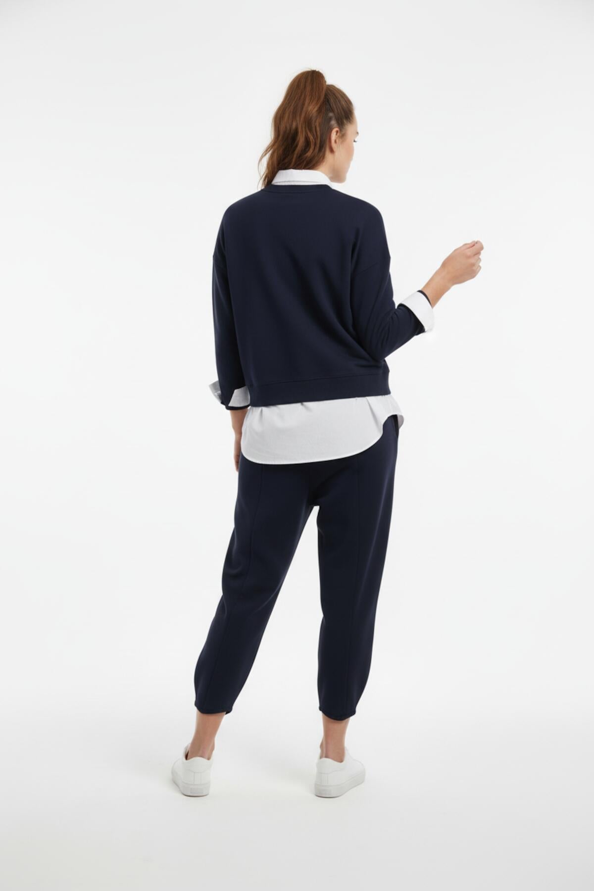 Weite Hose mit Saumdetail — Marineblau