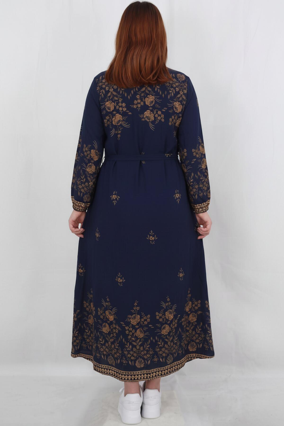 Figurbetontes Webkleid mit botanischem Muster in Übergröße – Marineblau