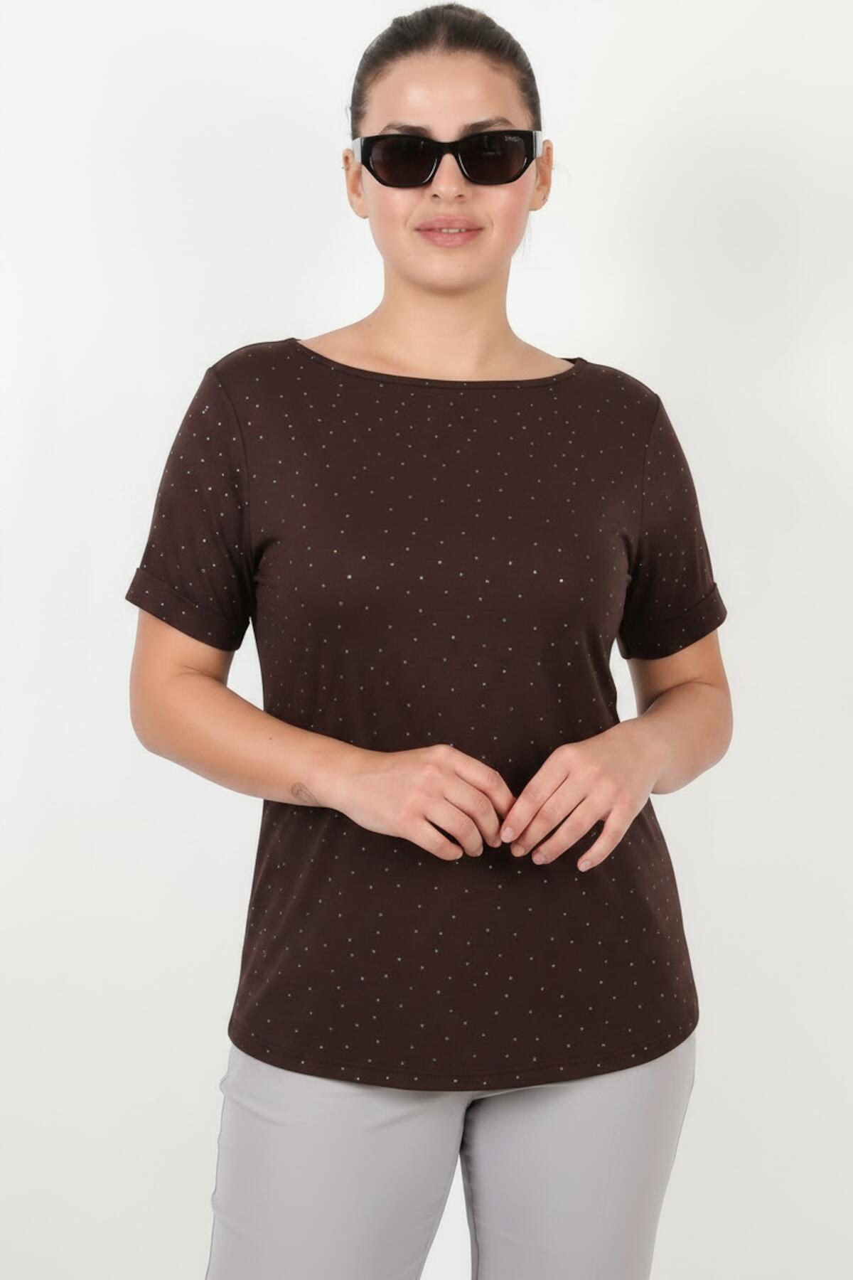 Große Größen Bootshals-Bluse mit silbernen Steinen – Braun