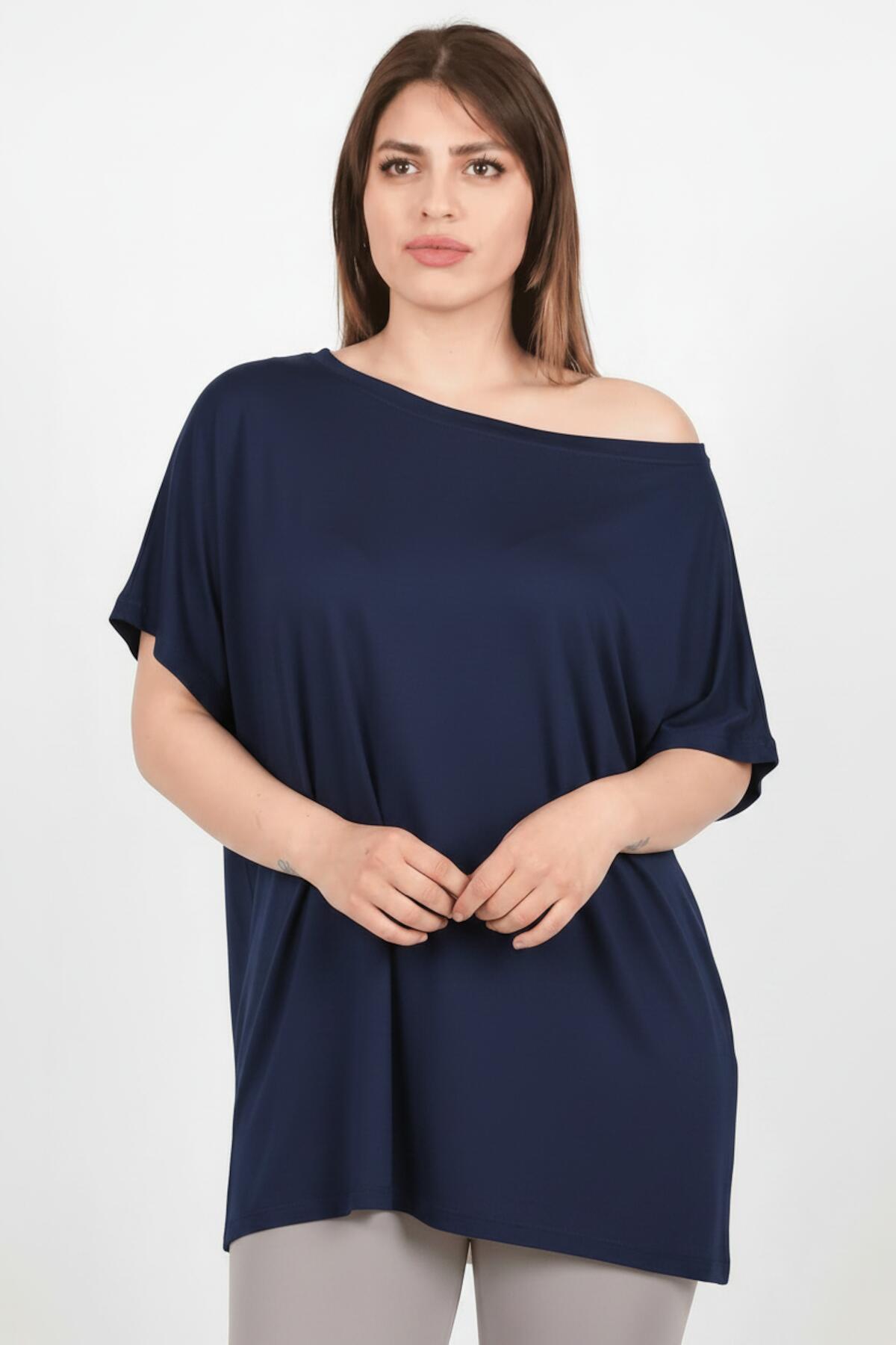 Plus - Size Dropped - Shoulder Oversized Blouse — Navy