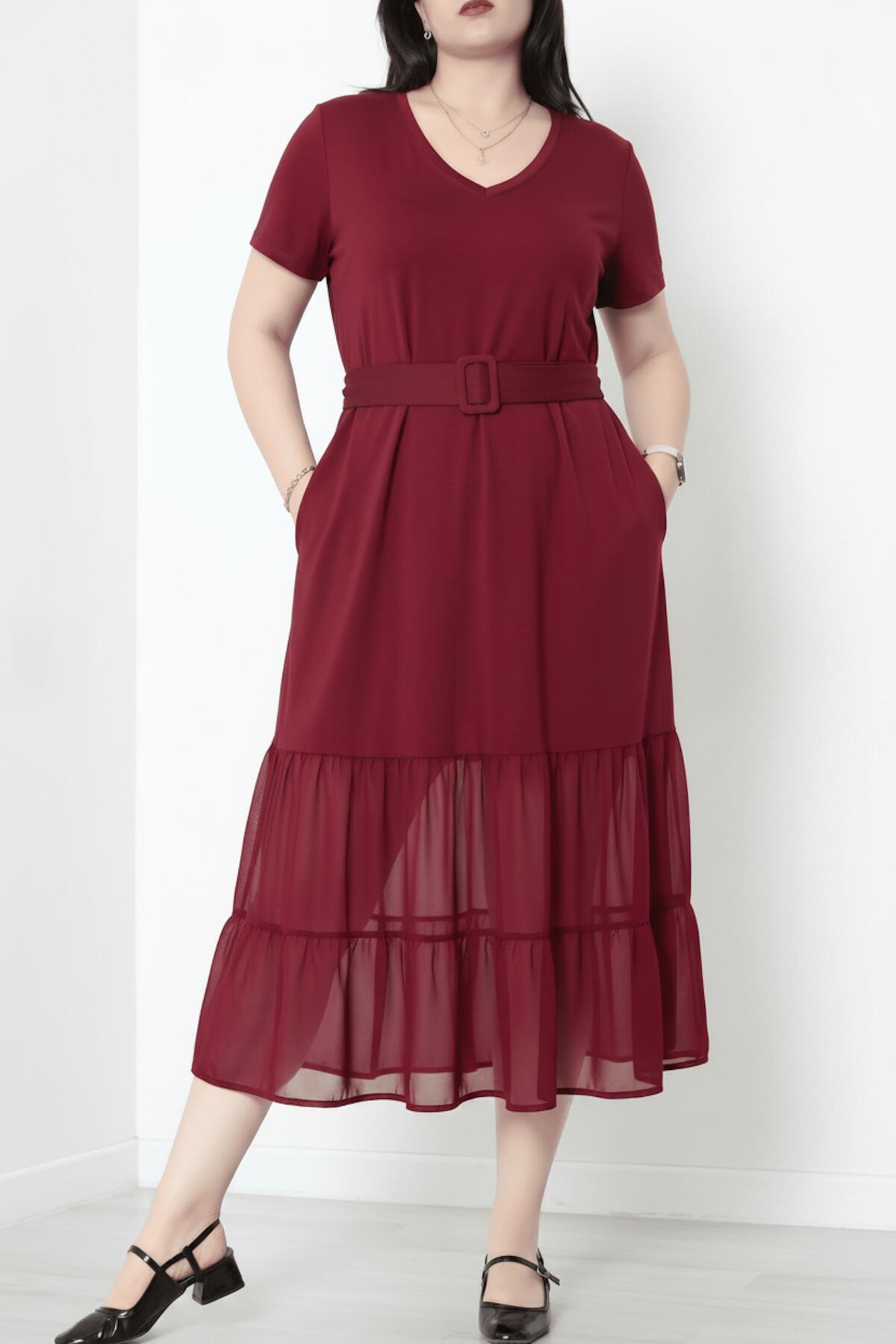 Großformatiges V-Ausschnitt-Kleid mit gestuftem Tüllsaum — Burgund