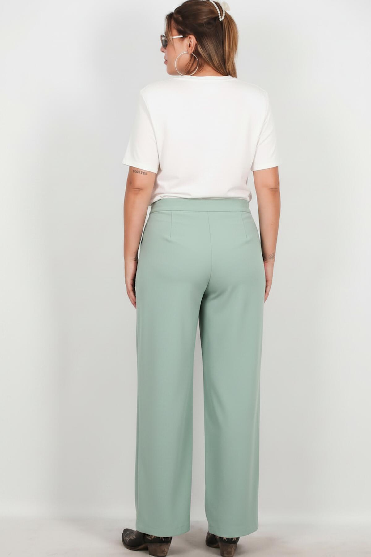 Weite Plus-Size-Hose — Minze