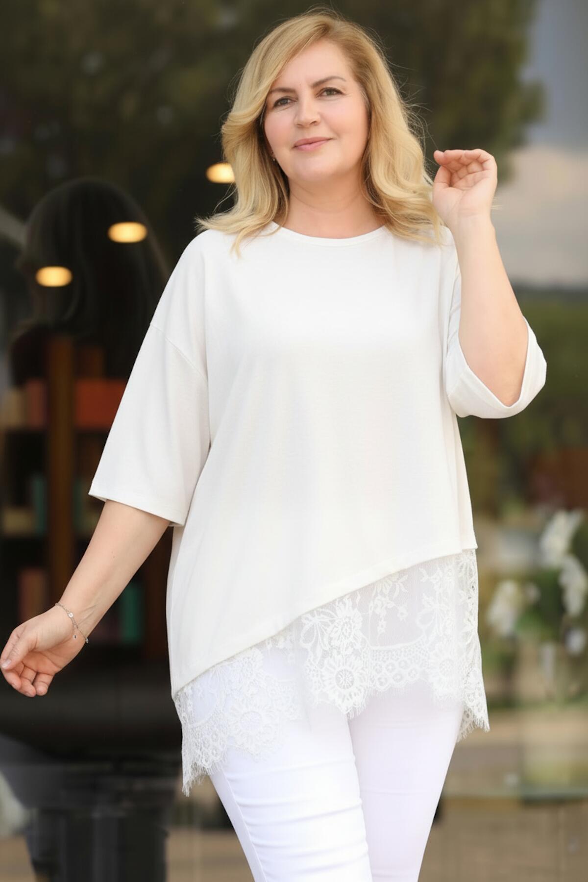 Plus - Size Lace - Hem Blouse — White