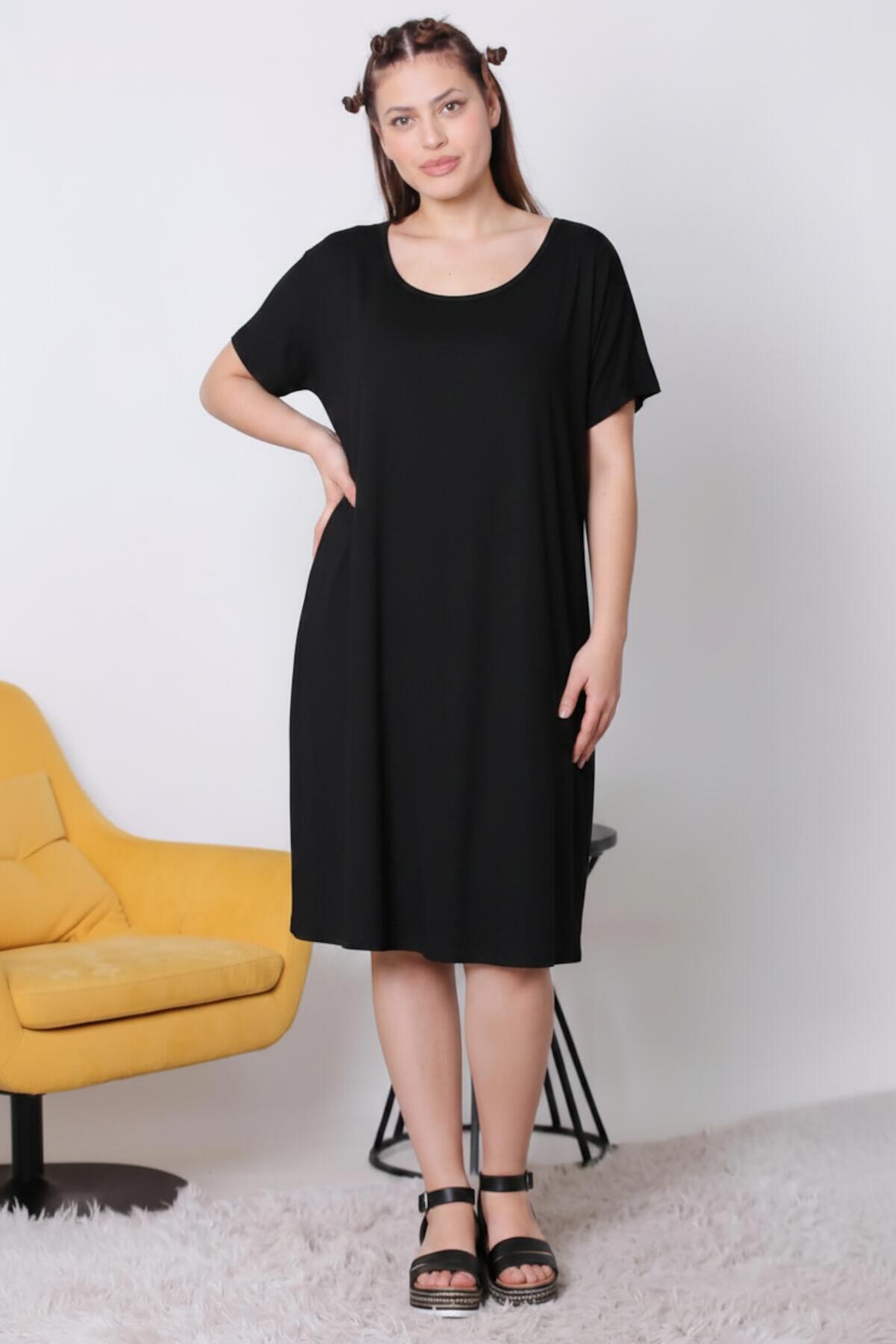 Plus - Size Short - Sleeve Dress With Kangaroo Pocket — Black