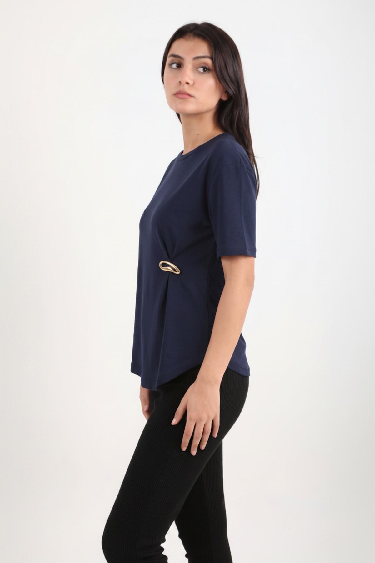 Bluse mit Accessoire-Detail — Navy
