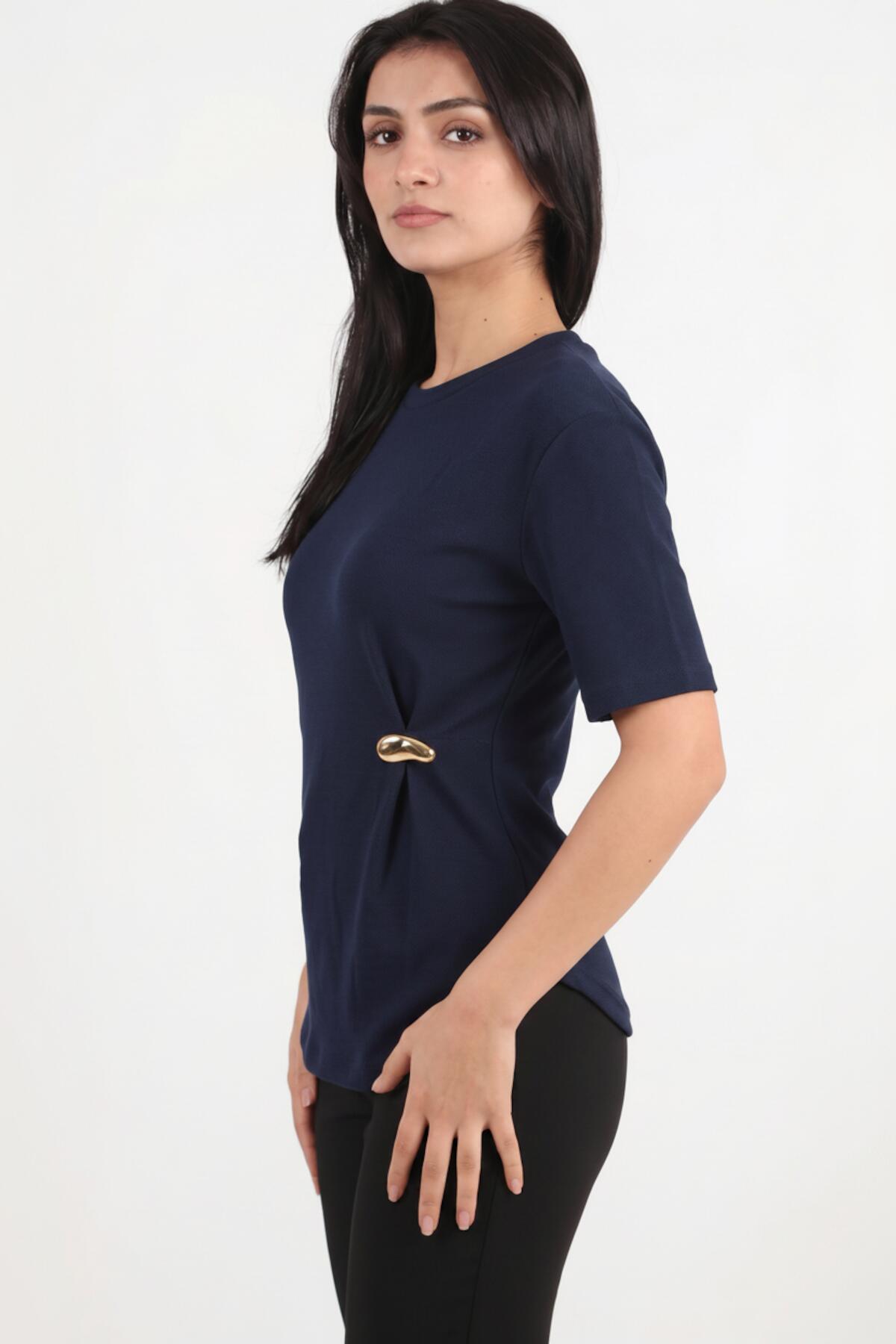 Bluse mit Accessoire-Detail — Navy