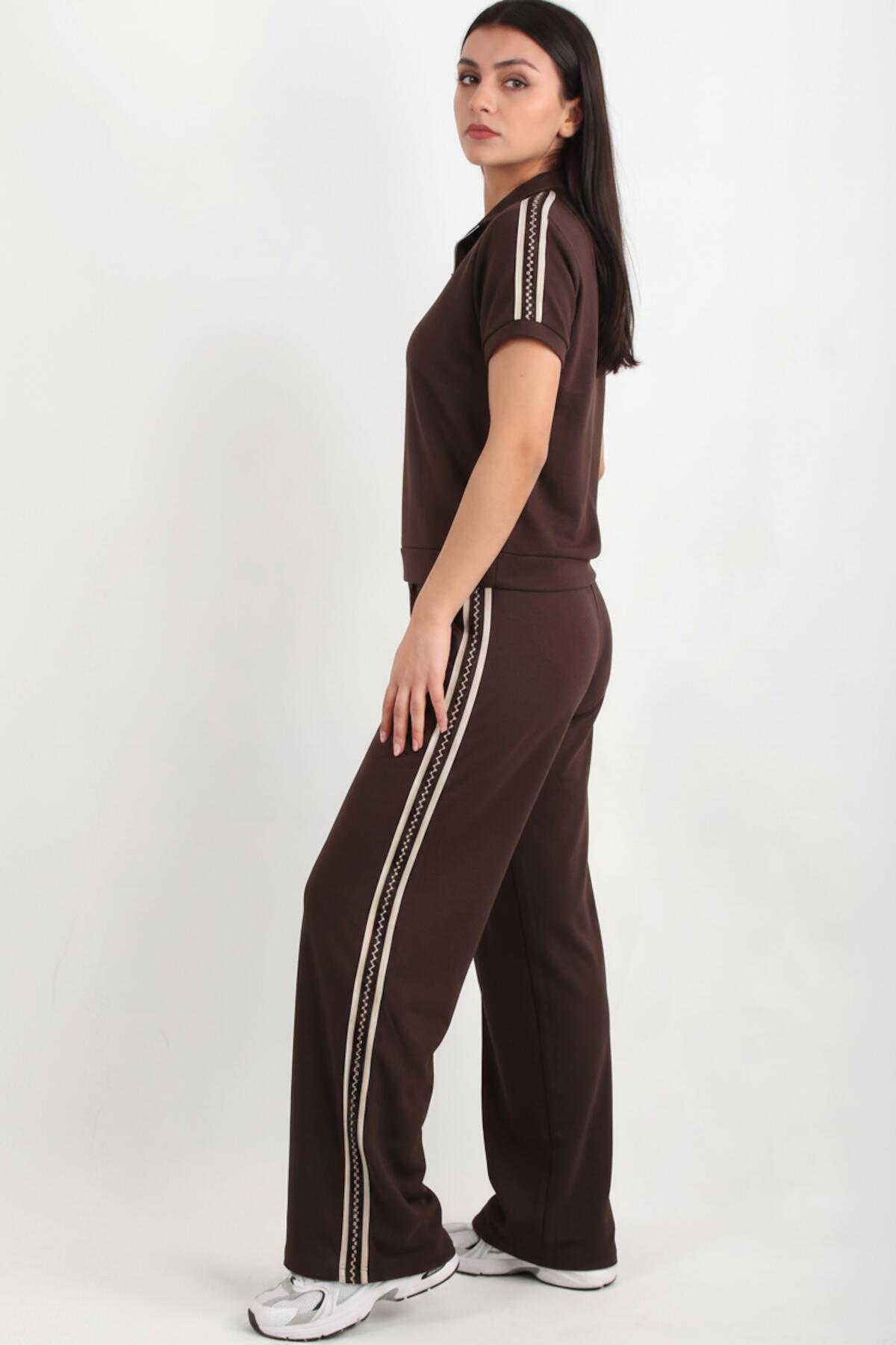Half‑Zip Set With Side Stripe — Brown