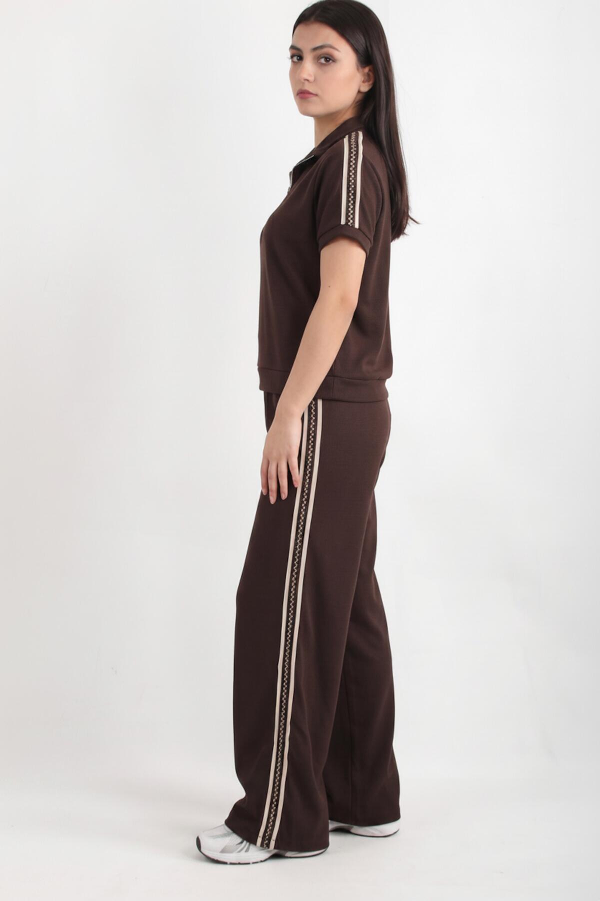 Half‑Zip Set With Side Stripe — Brown