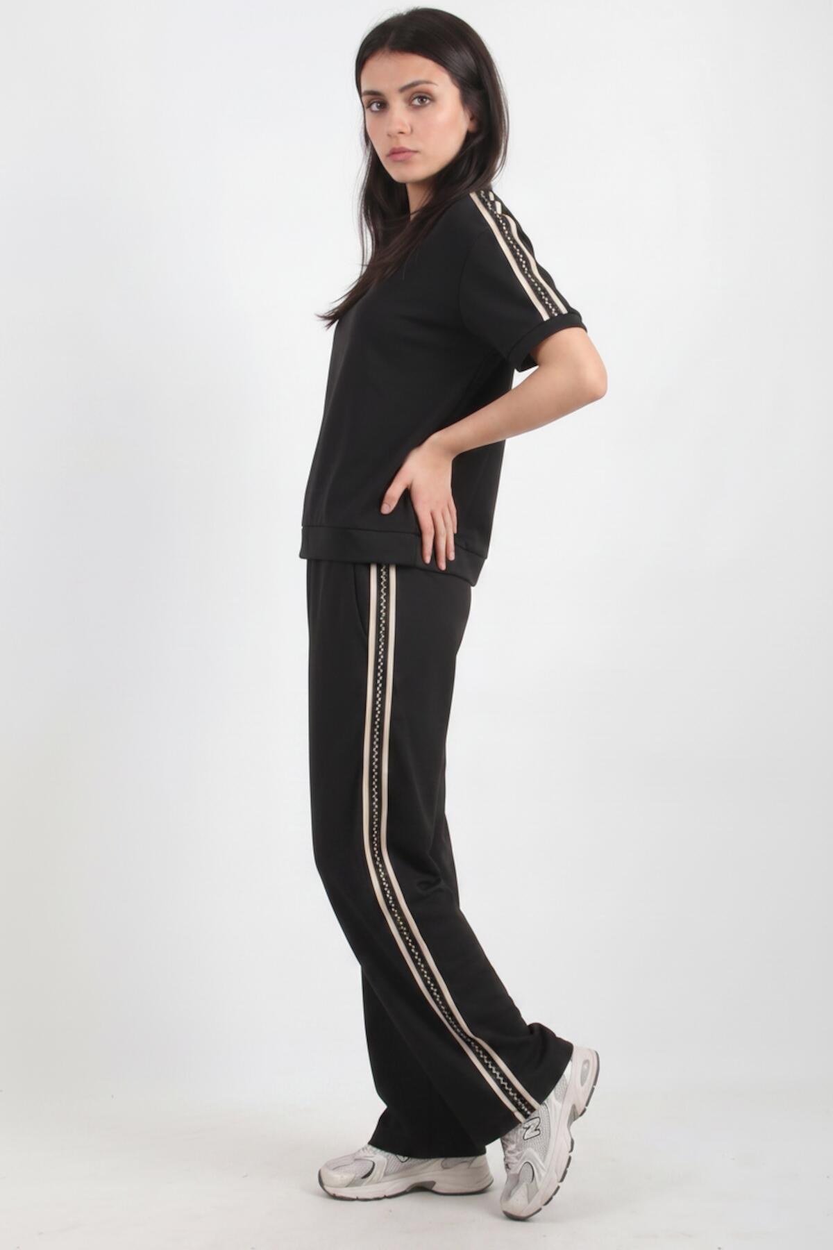 Half‑Zip Set With Side Stripe — Charcoal