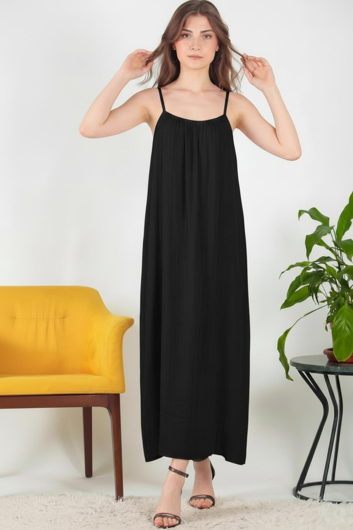 Italienisches Voile-Midikleid mit schmalen Trägern – Schwarz
