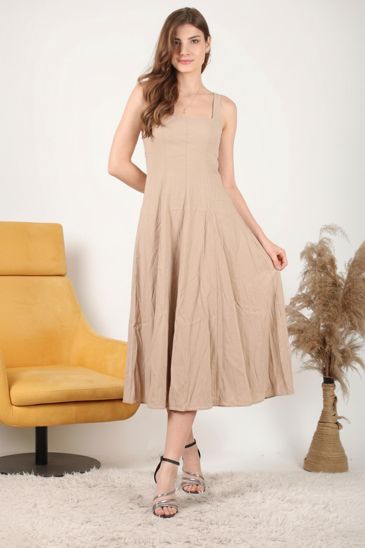Neckholder-Kleid aus Modal — Creme