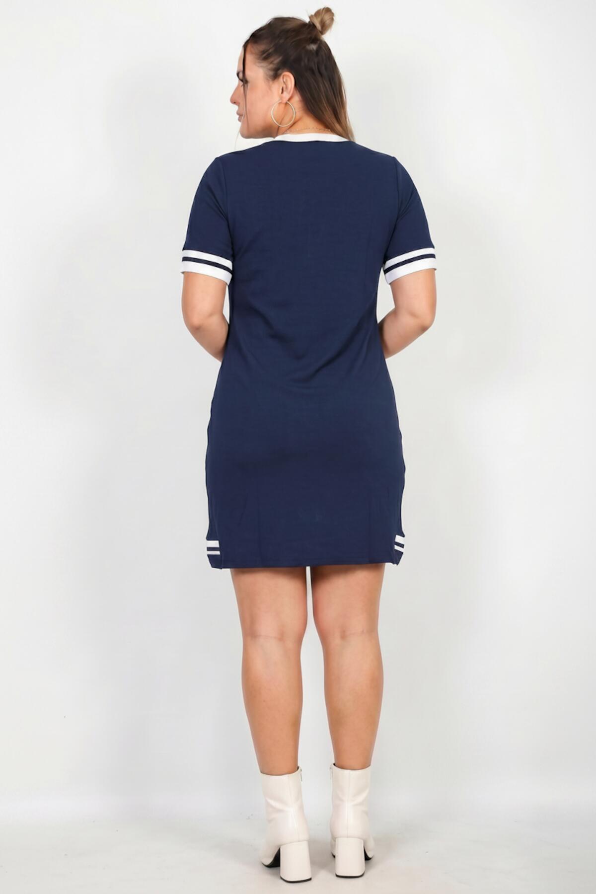 Großes V-Ausschnitt-Kleid mit Streifendetail — Marineblau