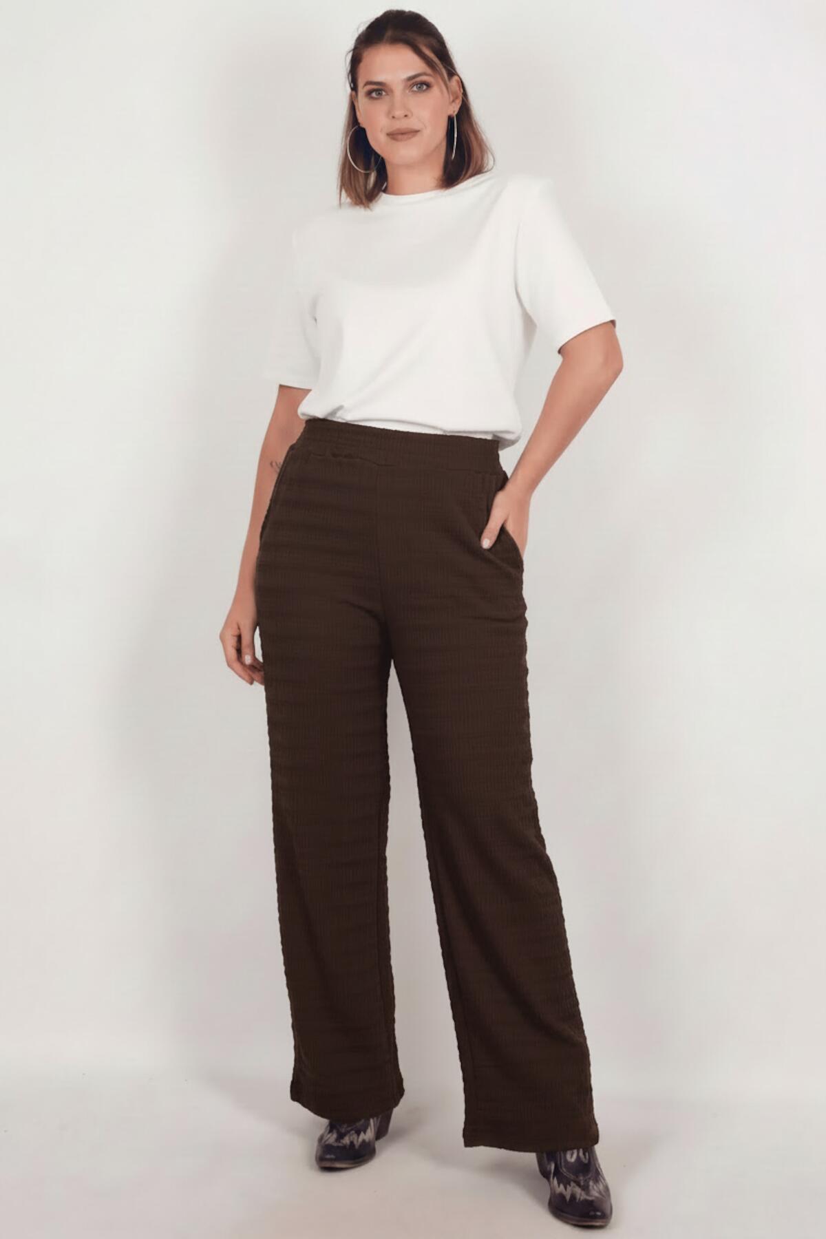 Plus - Size Wave - Print Wide - Leg Trousers — Brown