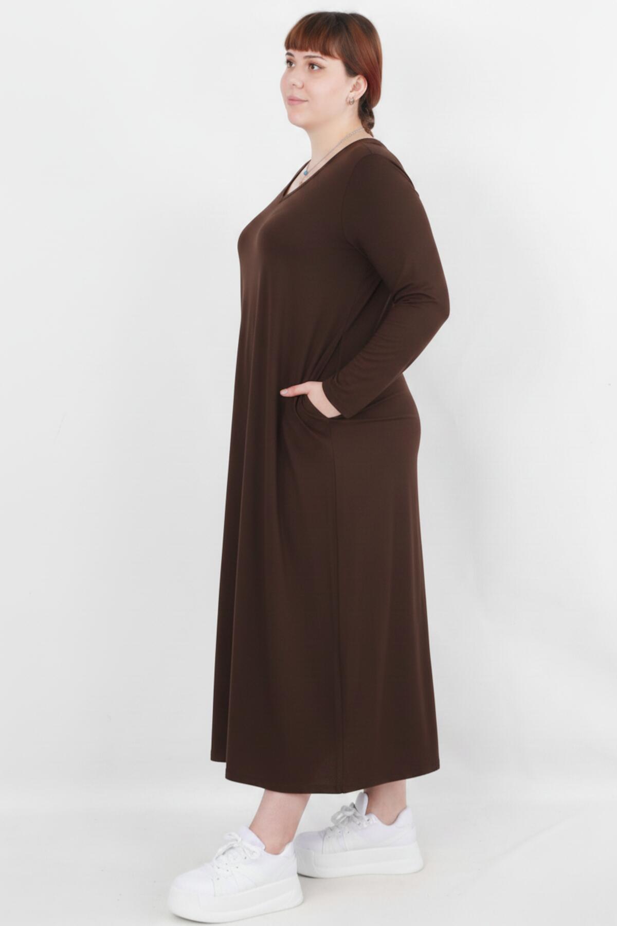 Großes, locker geschnittenes Langarmkleid mit Rundhalsausschnitt – Braun