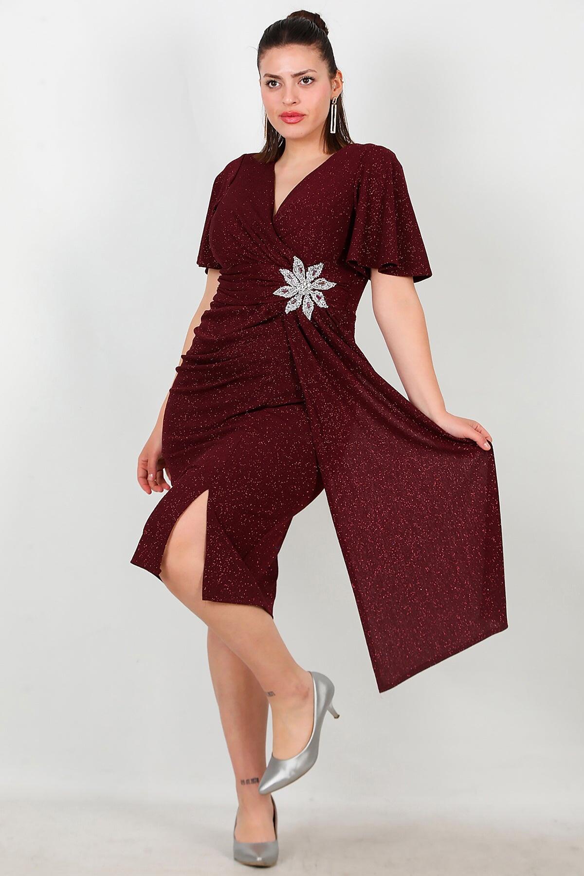 Große Größen Midi-Kleid mit Blumensteinbesatz an der Taille — Bordeaux