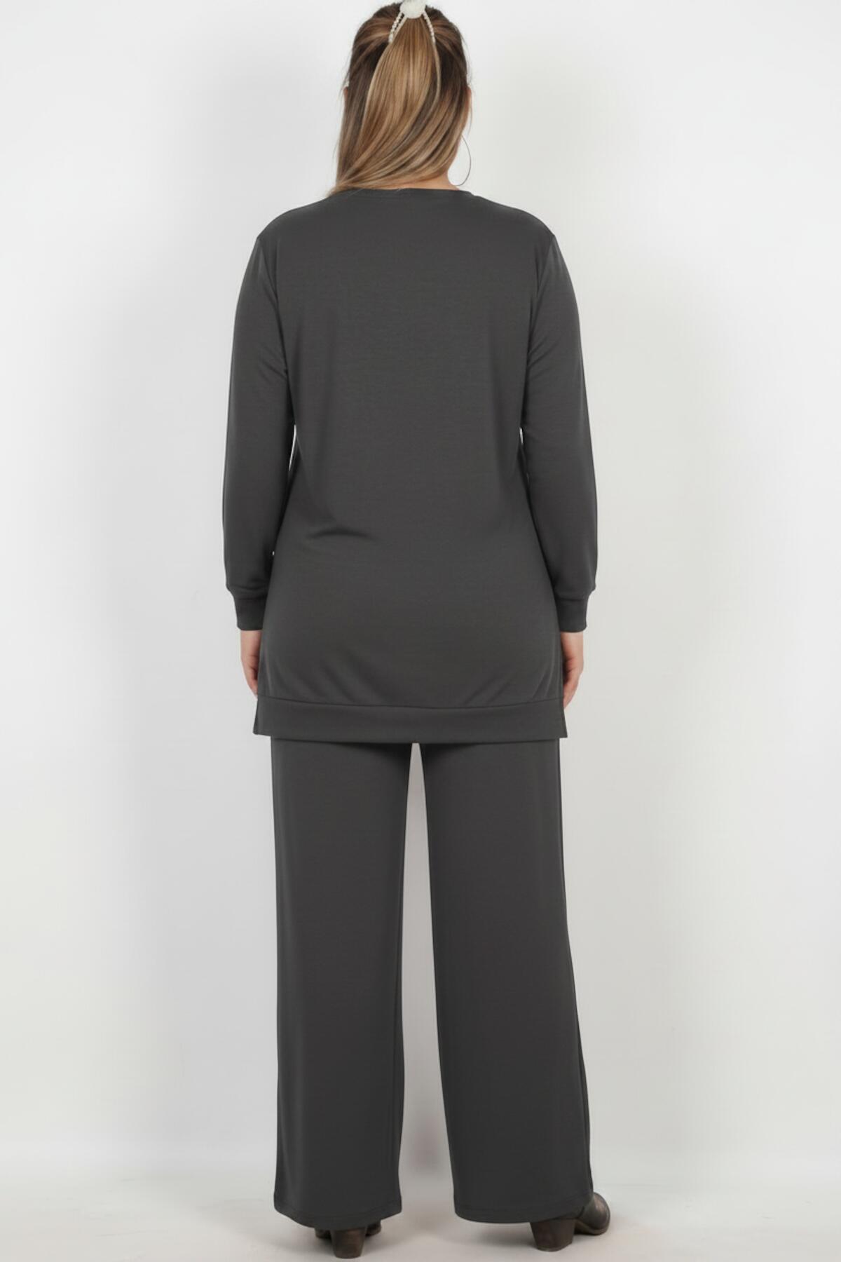 Set mit langärmligem Oberteil und Hose mit Strasssteinen in Übergröße – Anthrazit
