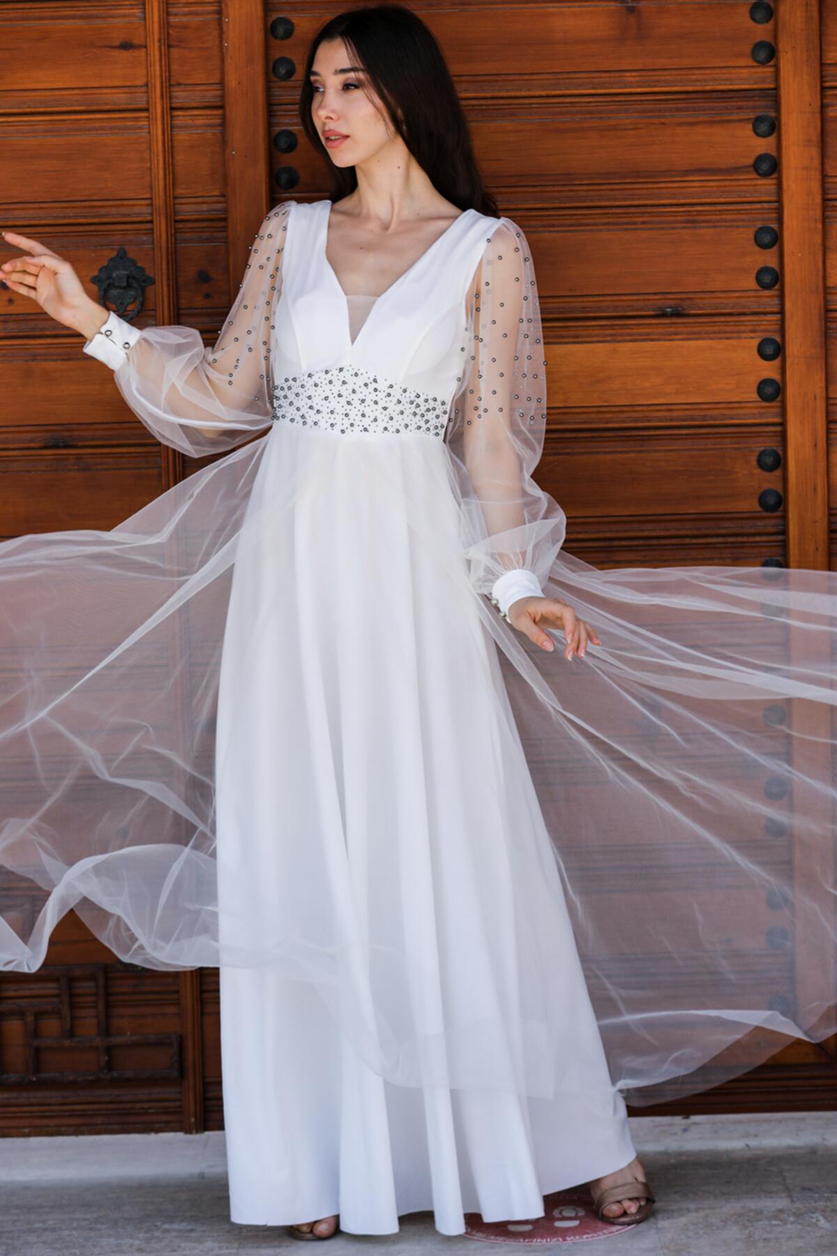 Off-White langes Abendkleid aus Tüll