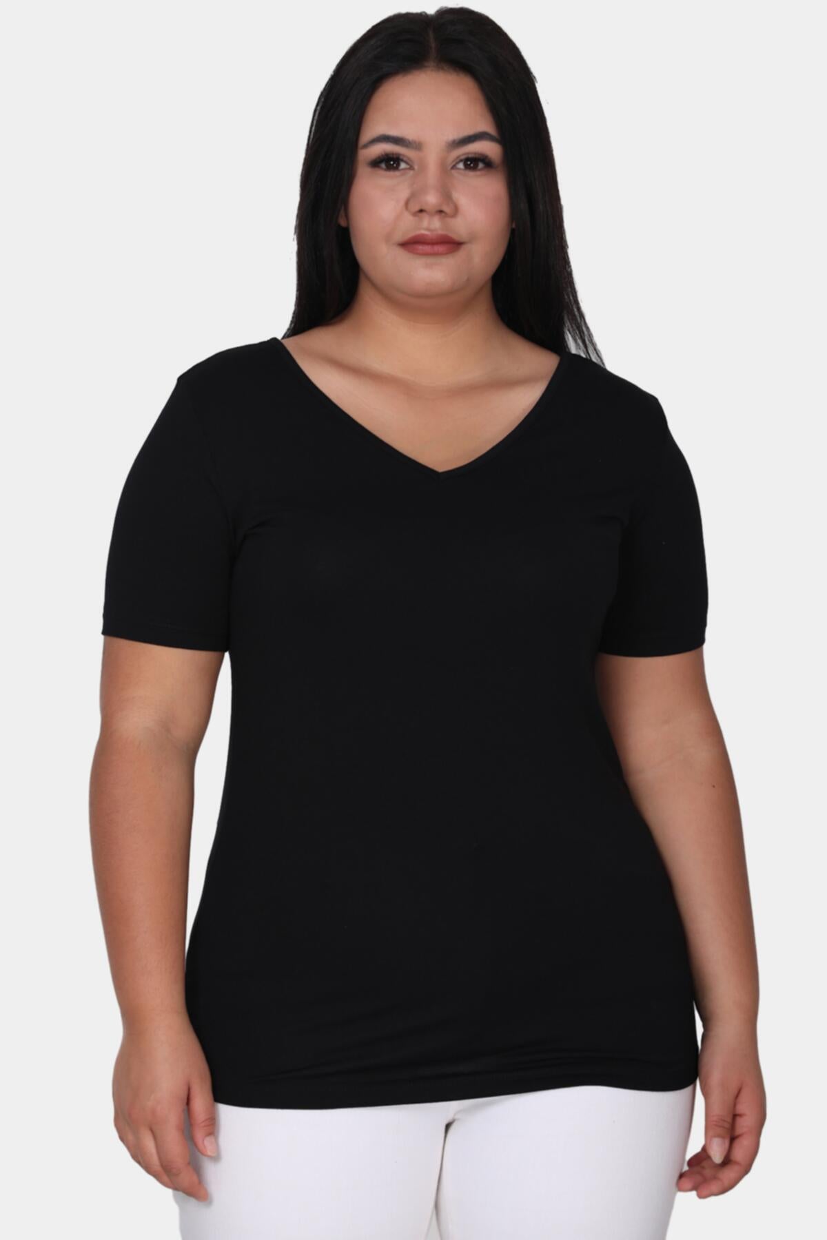 Plus - Size Blouse — Black