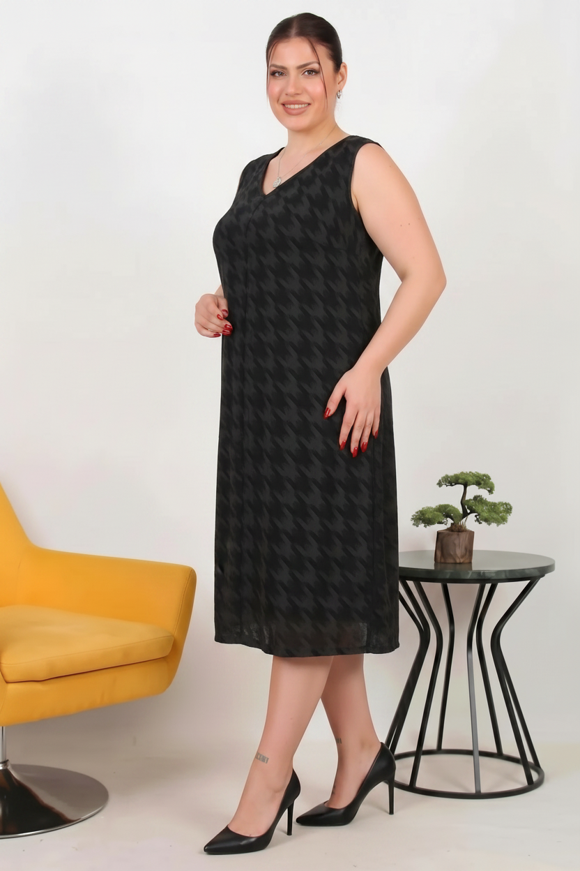 Grote maten viscose jurk met gekruiste bandjes op de rug — Zwart