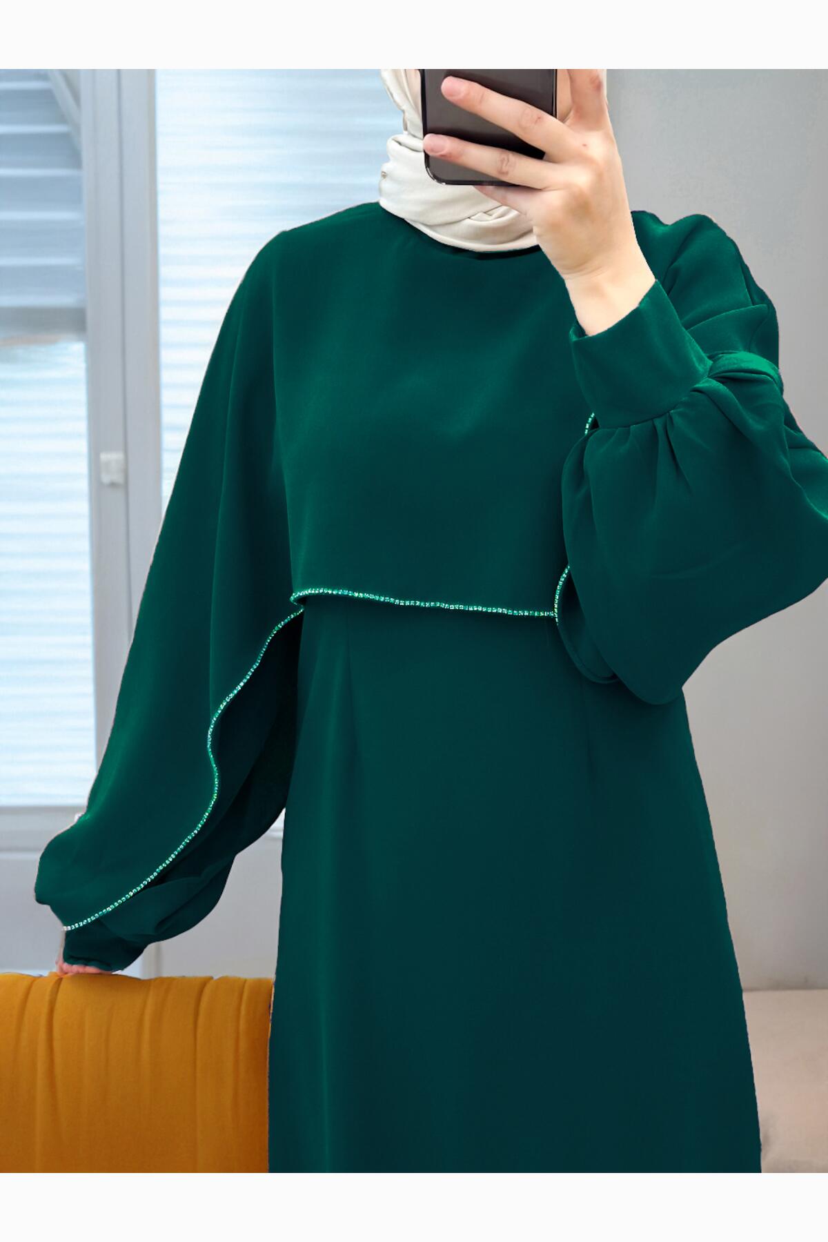 Langes Crêpe-Kleid – Smaragd