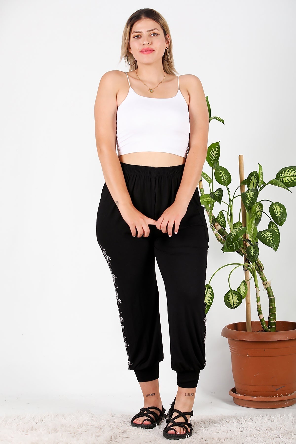 Plus‑Size Harem Trousers With Side Stone Detail — Black