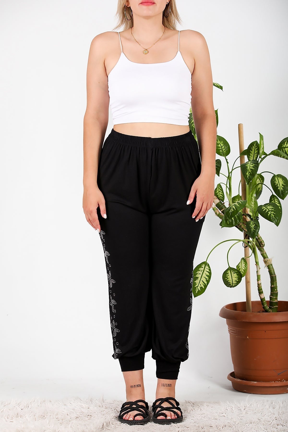 Plus‑Size Harem Trousers With Side Stone Detail — Black