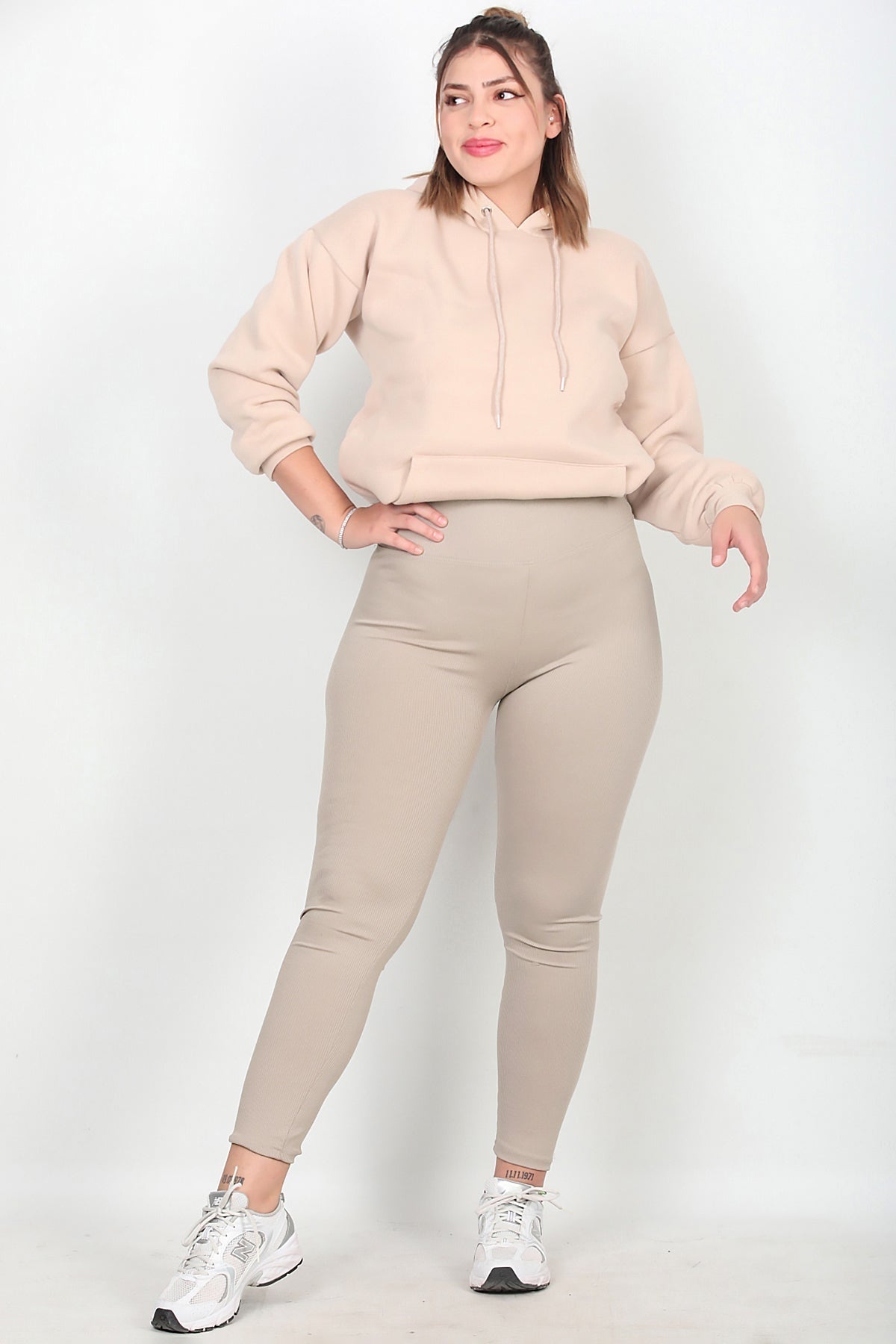 Gerippte Leggings in Großen Größen — Stone