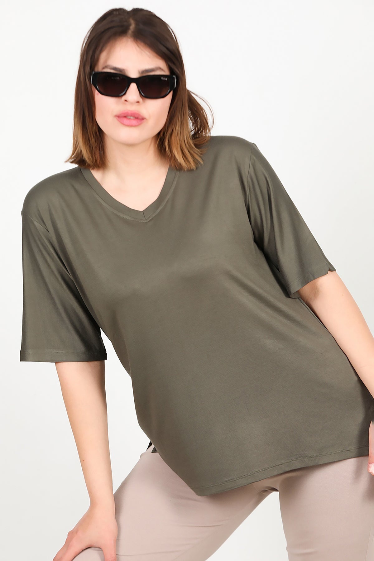Kurzärmlige Plus-Size-Bluse in Khaki