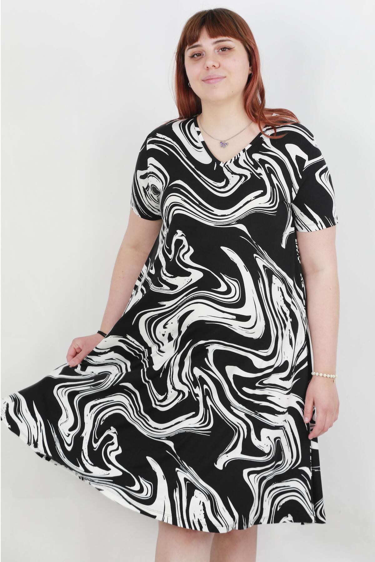 Große Größen Gemustertes Kleid — Mehrfarbig