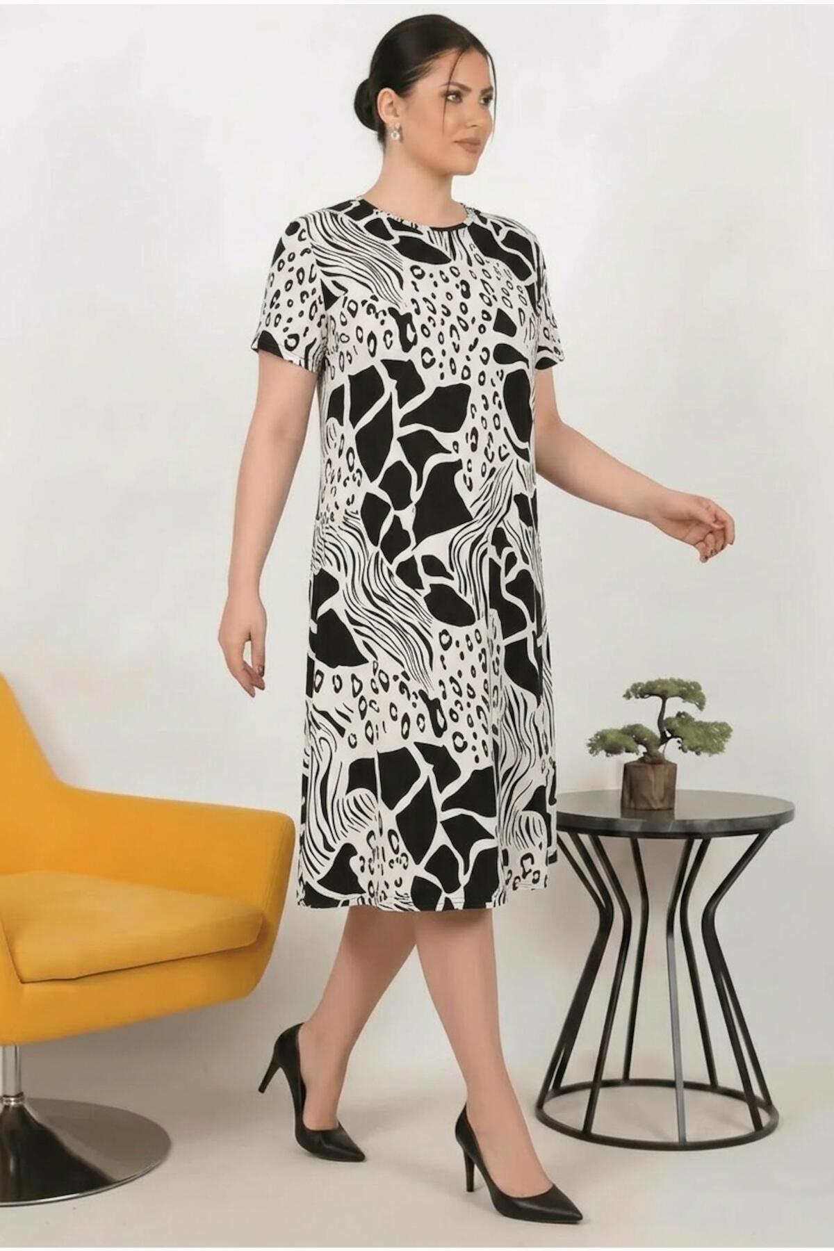 Plus-Size Gemustertes Kleid — Mehrfarbig