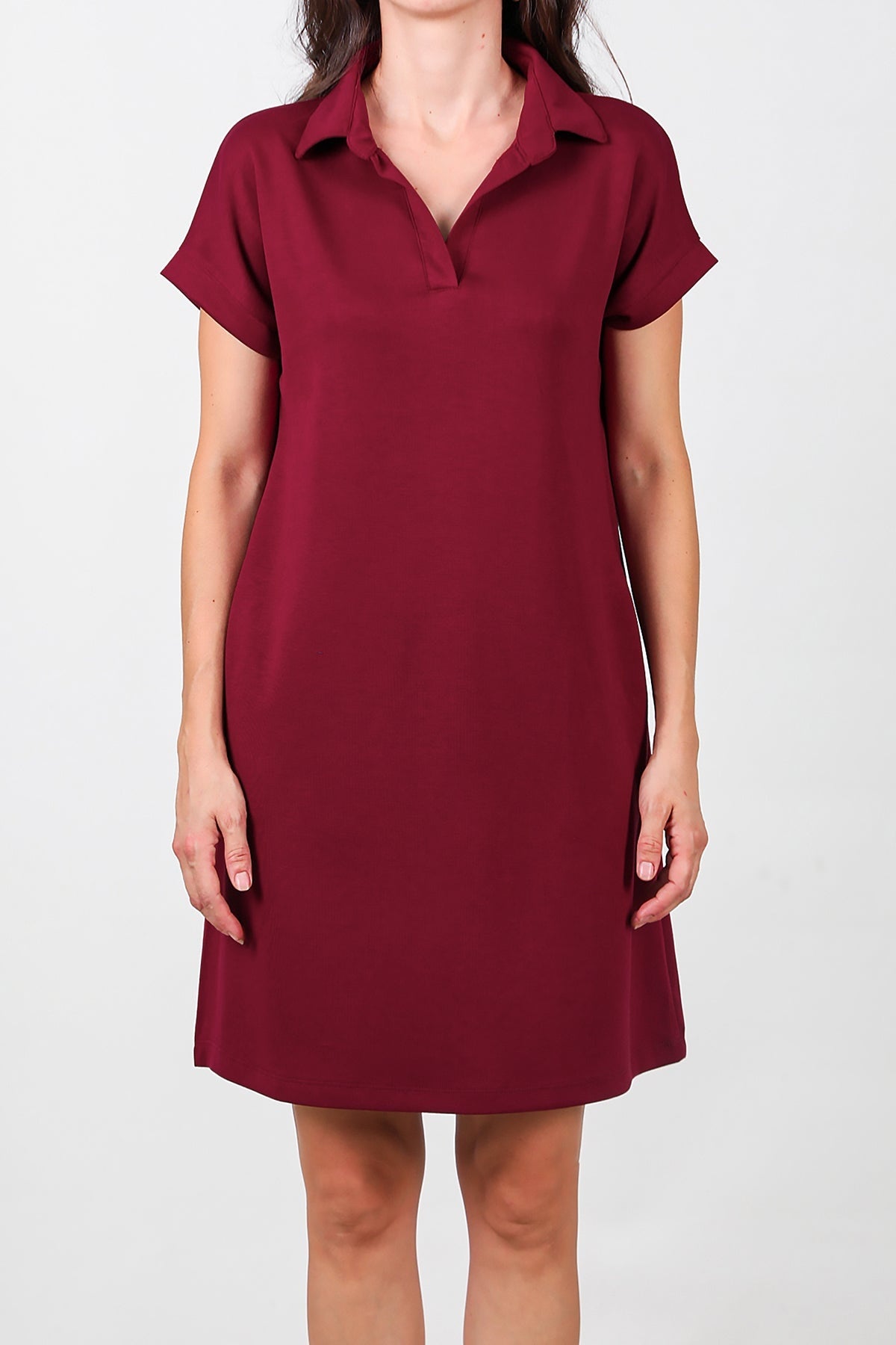 Kurzes Kleid mit Kragen — Burgund