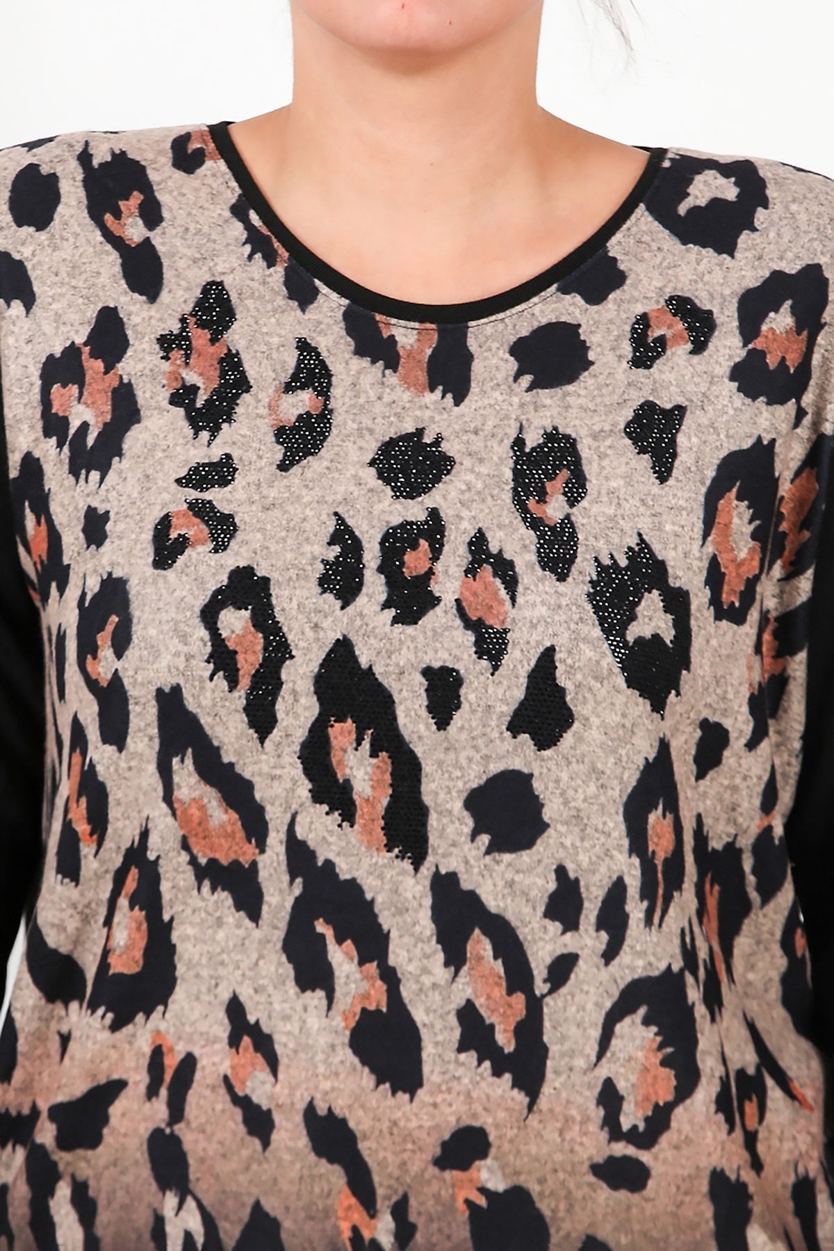 Bluse in Übergröße mit Leopardenmuster — Schwarz