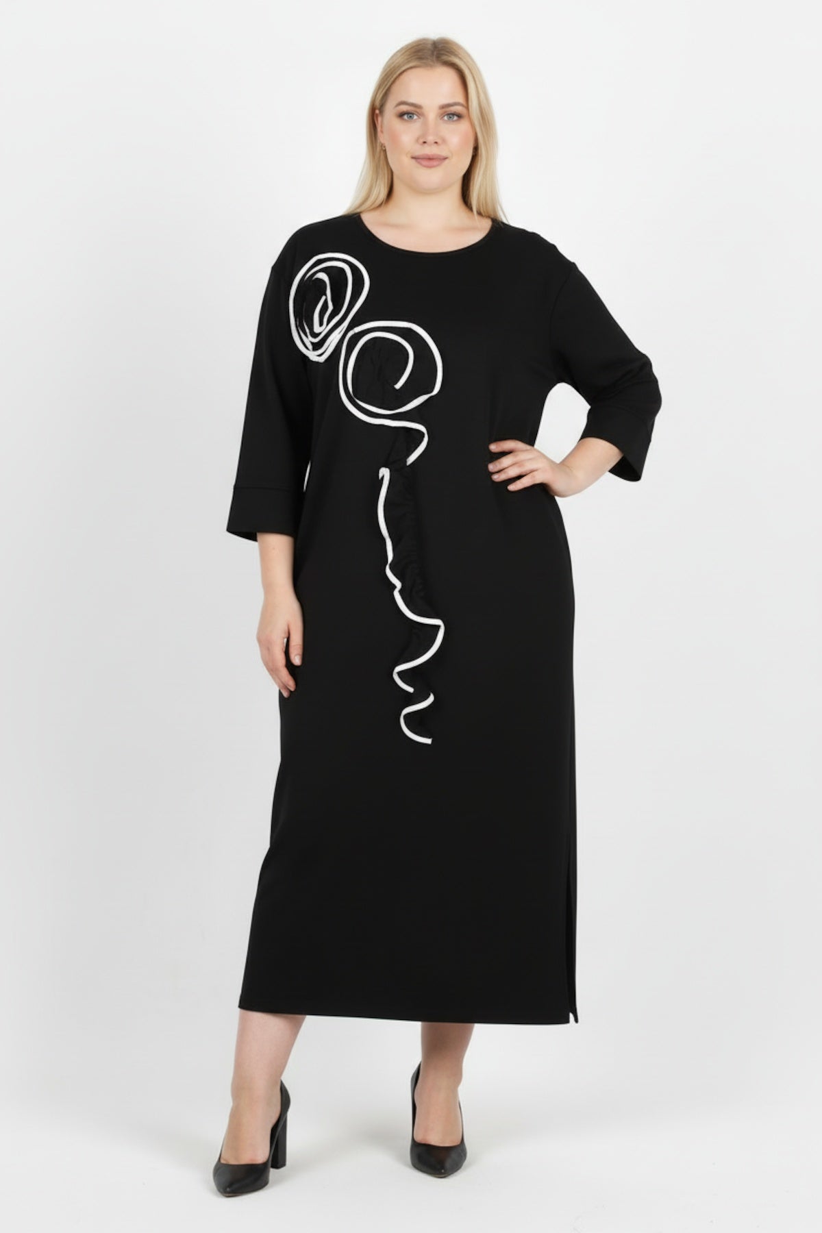 Plus-size jurk met ruches aan de voorkant — Zwart