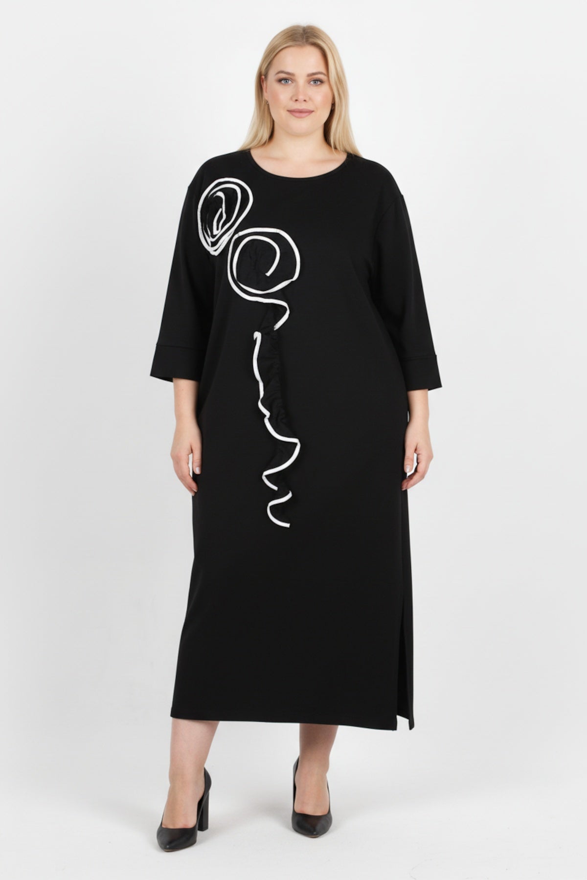 Plus-size jurk met ruches aan de voorkant — Zwart