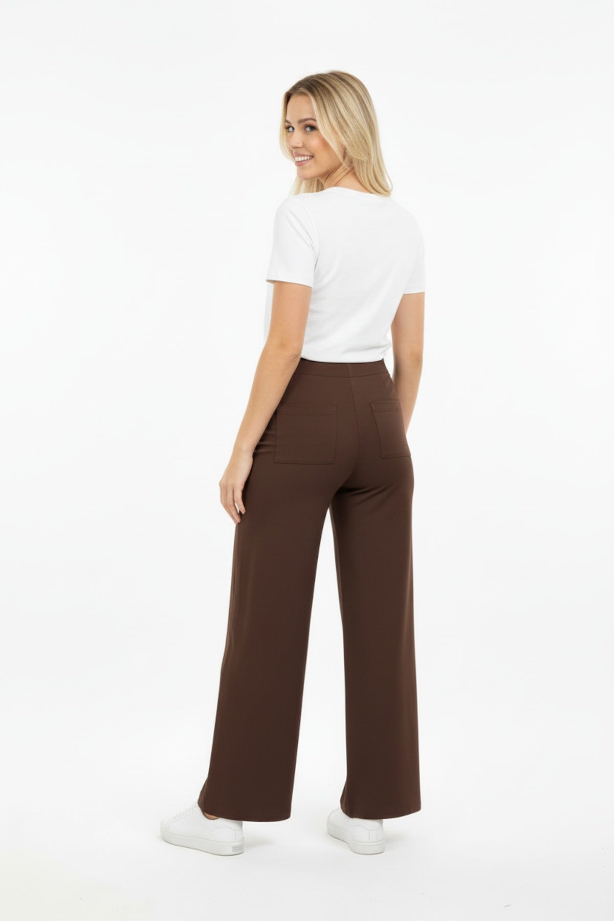 Braune Jeans mit weitem Bein und Gummizug an der Taille