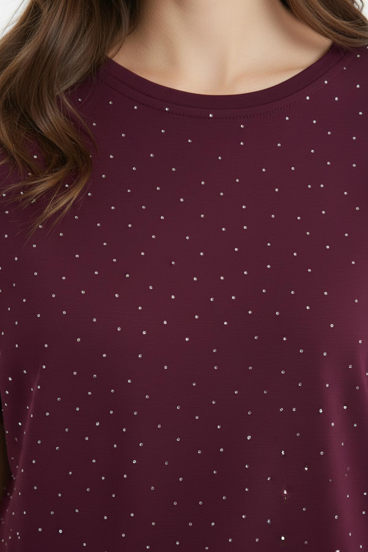 Damen T-Shirt mit ovalem Saum und Verzierungen – Burgunderrot