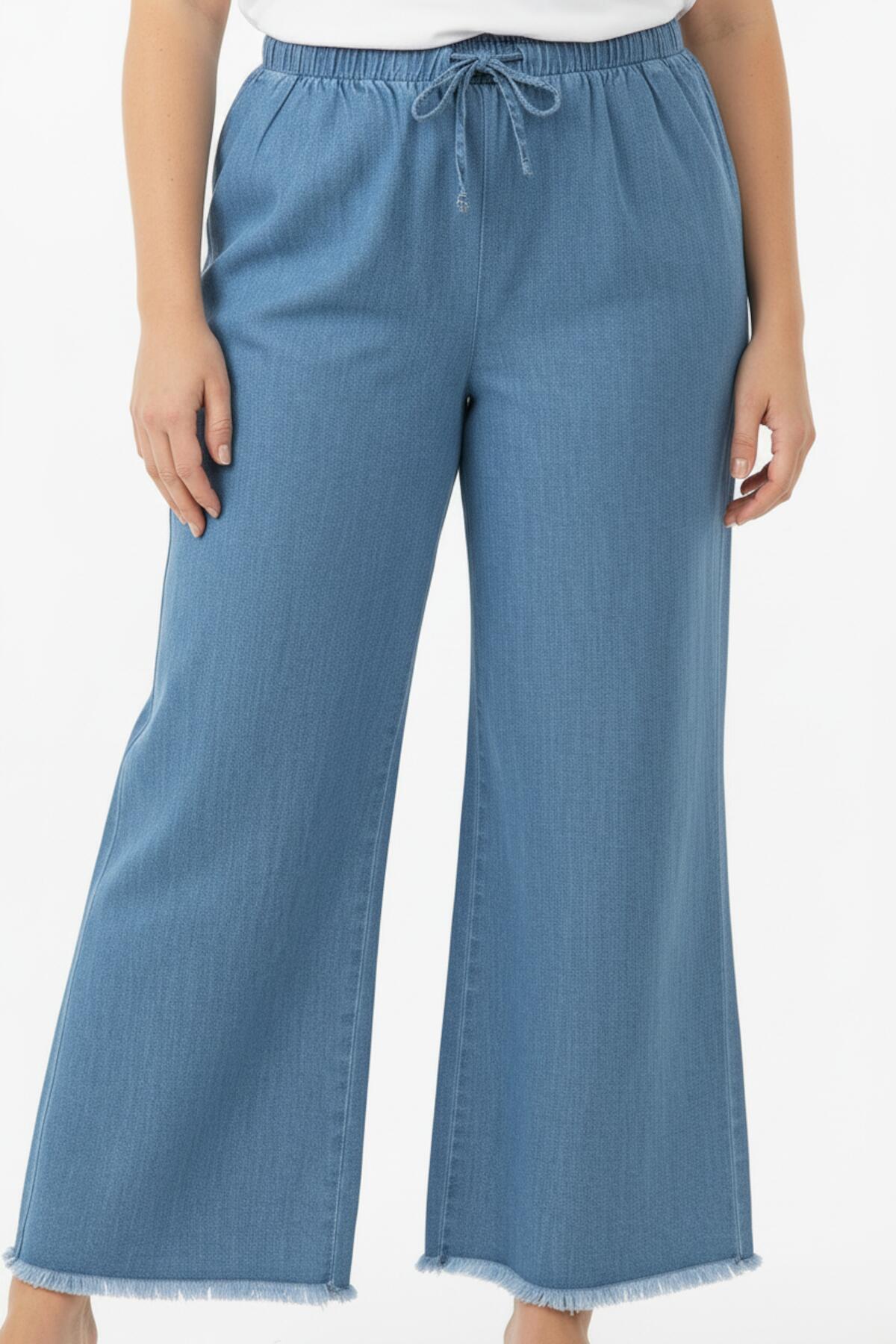 Weite, leichte Jeanshose in Großen Größen — Blau